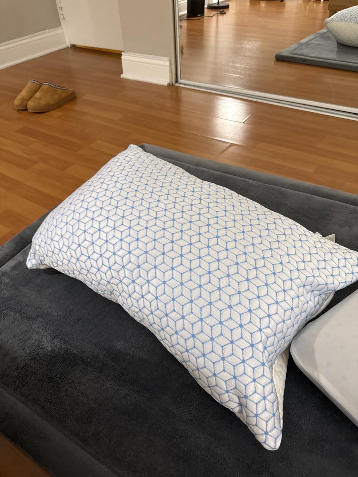 Love Attitude Shredded Memory Foam Pillows Queen Size Set of 2, Cooling Firm Pillows Queen Size 2 Pack for Bed, Adjustable for Side Back Stomach Sleepers customer photo 1