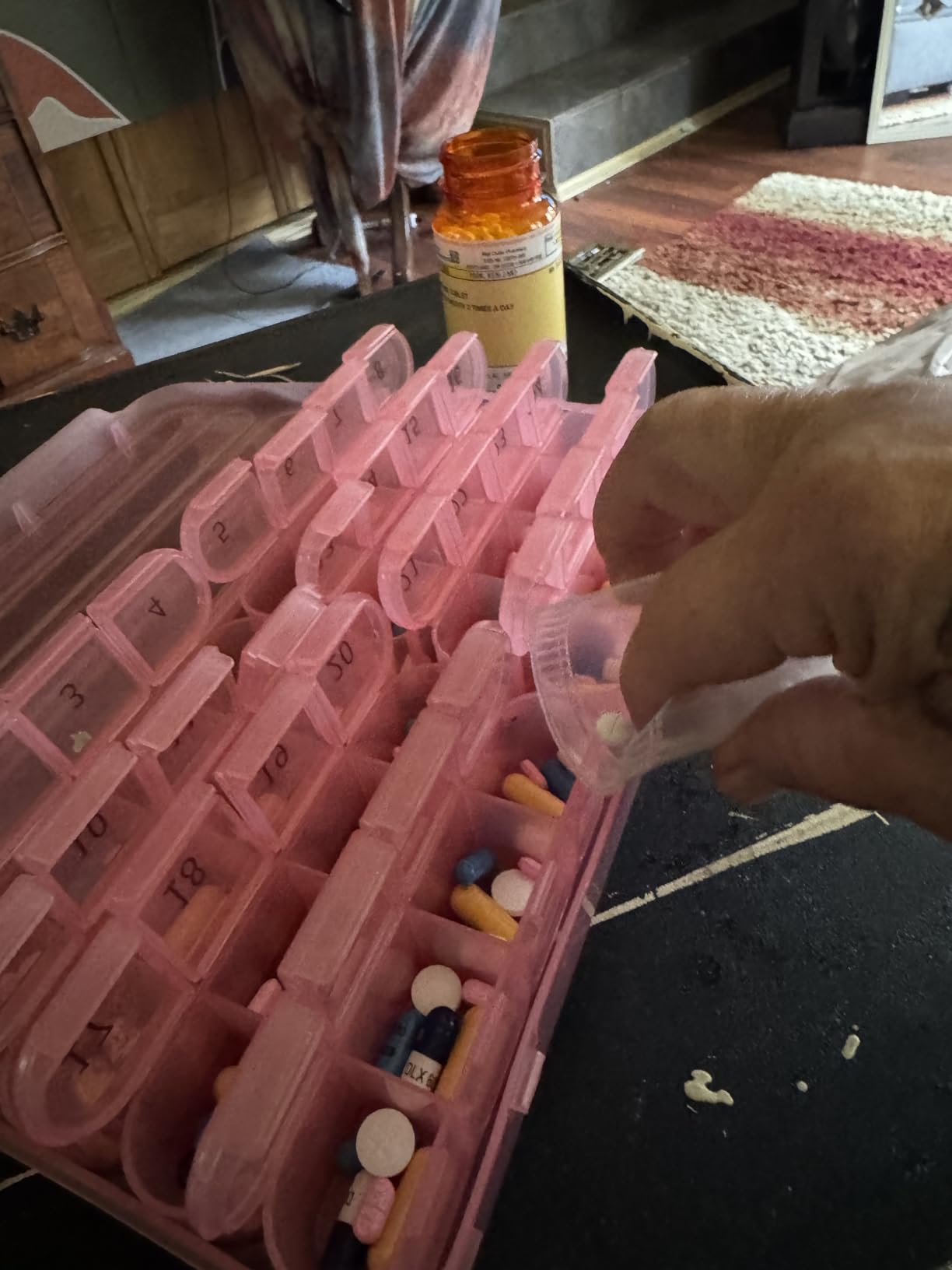 Zoksi Monthly Pill Organizer 1 Time a Day, 30 Day Pill Box Organizer Once a Day, One Month Large Pill Case for Travel, 31 Day Daily Medicine Container for Vitamins, Supplement & Medication (Pink) customer photo 2