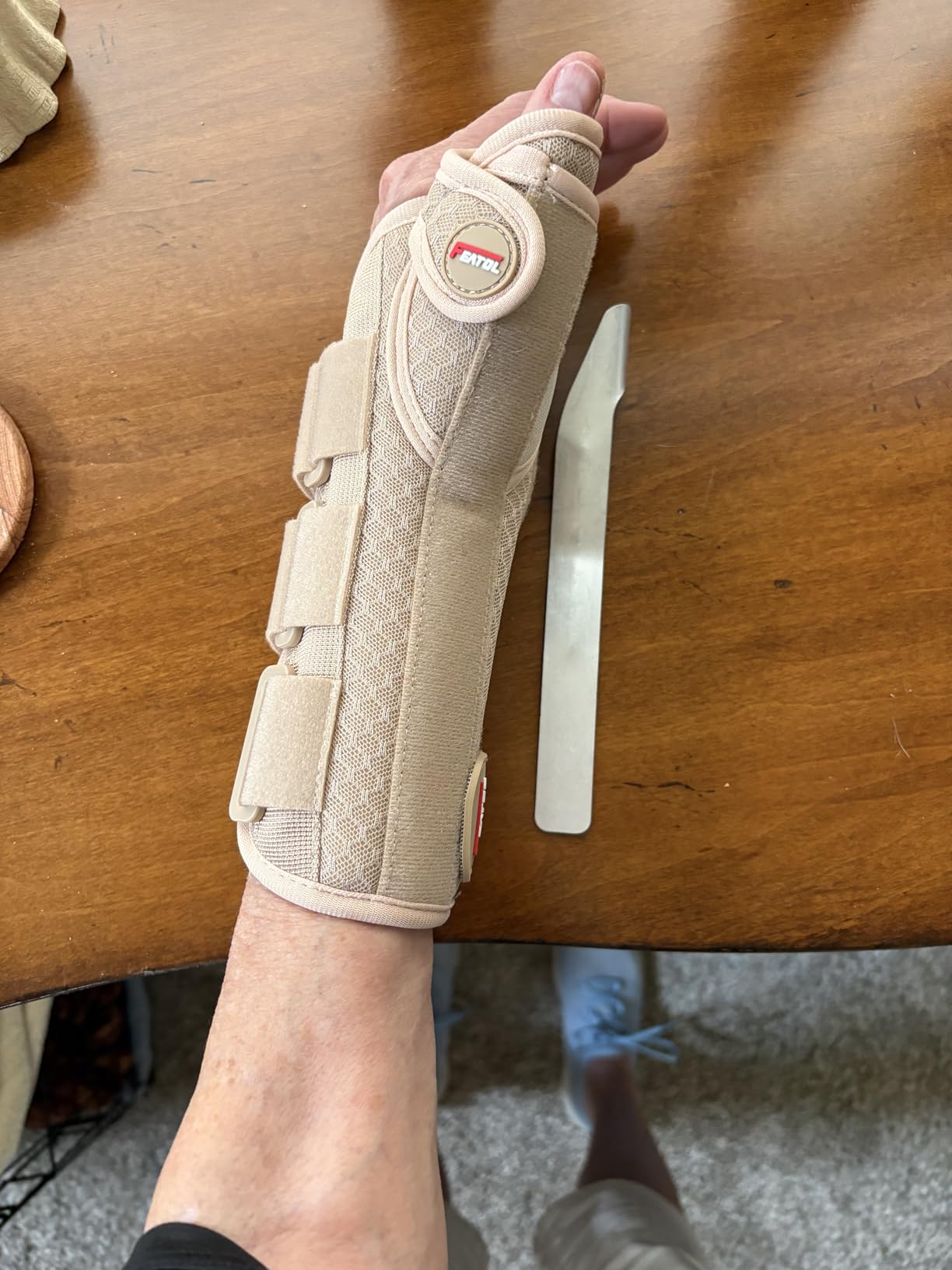 FEATOL Carpal Tunnel Wrist Brace Night Support, Thumb Spica Splint Right Hand for De Quervains Tenosynovitis, Tendonitis, Thumb Brace for Women Men, Black Blue, Small/Medium customer photo 1