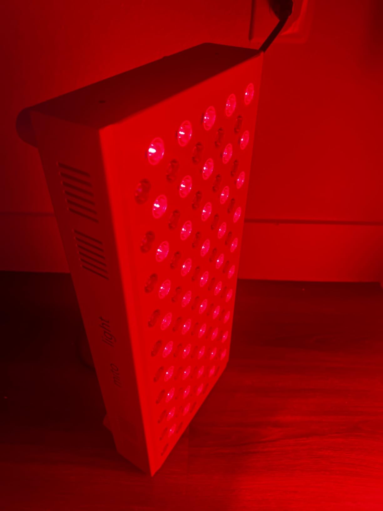 Mito Red Light - MitoMID 2.0 Red Light Panel - Red Light Therapy for Face and Neck - Red Light & Near Infrared Red Light Therapy - At-Home Red Light Therapy for Body customer photo 1