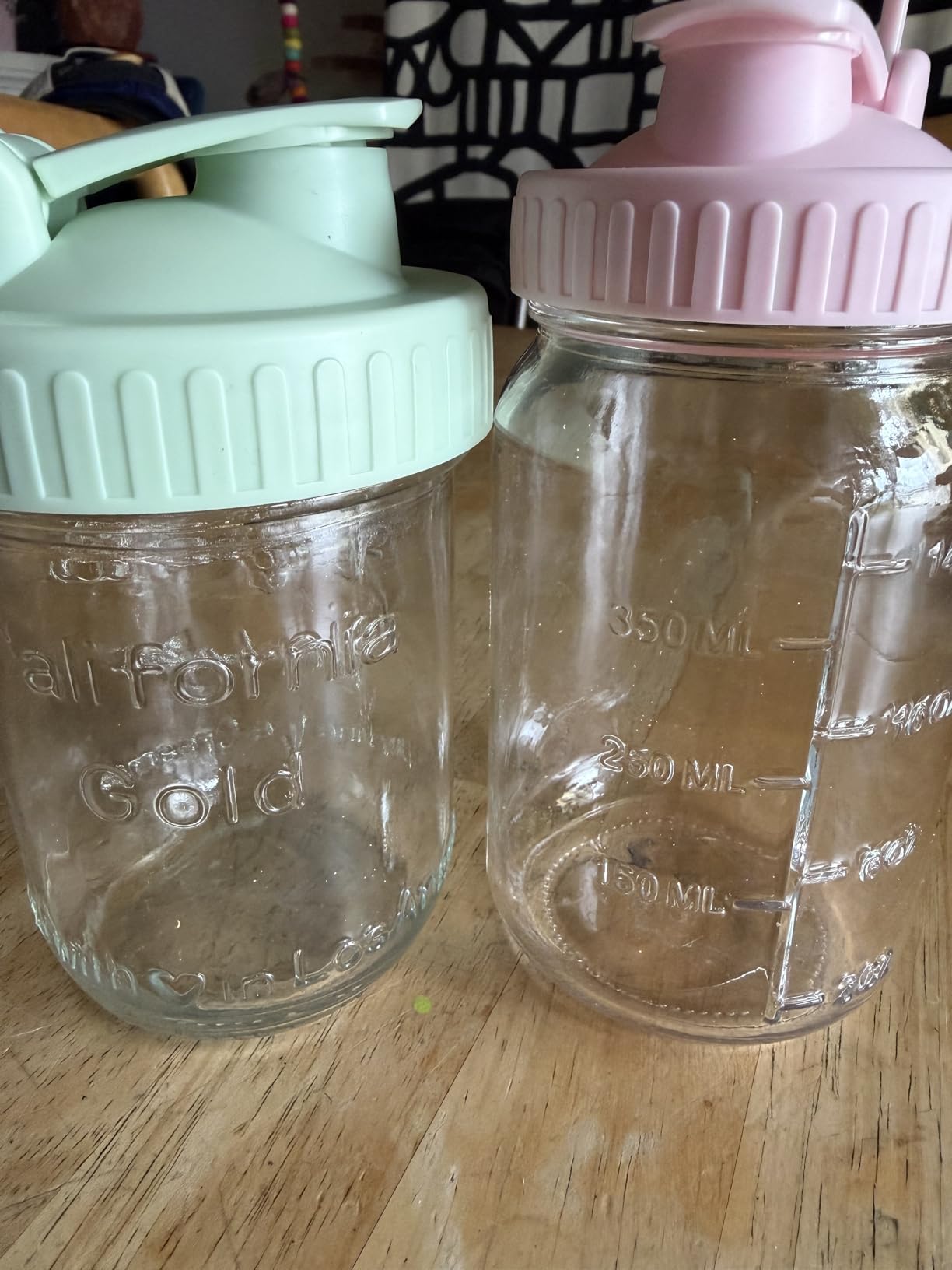 Wide-Mouth Mason Jar Pour Spout Lid - 4 Pack Colorful No Leak Mason Jar Pour Spout Lid, Mason Jar Drinking Lids with Flip Top Easy to Use, No Dripping, Easy to Clean Fit for Mason Jar Pitcher customer photo 2