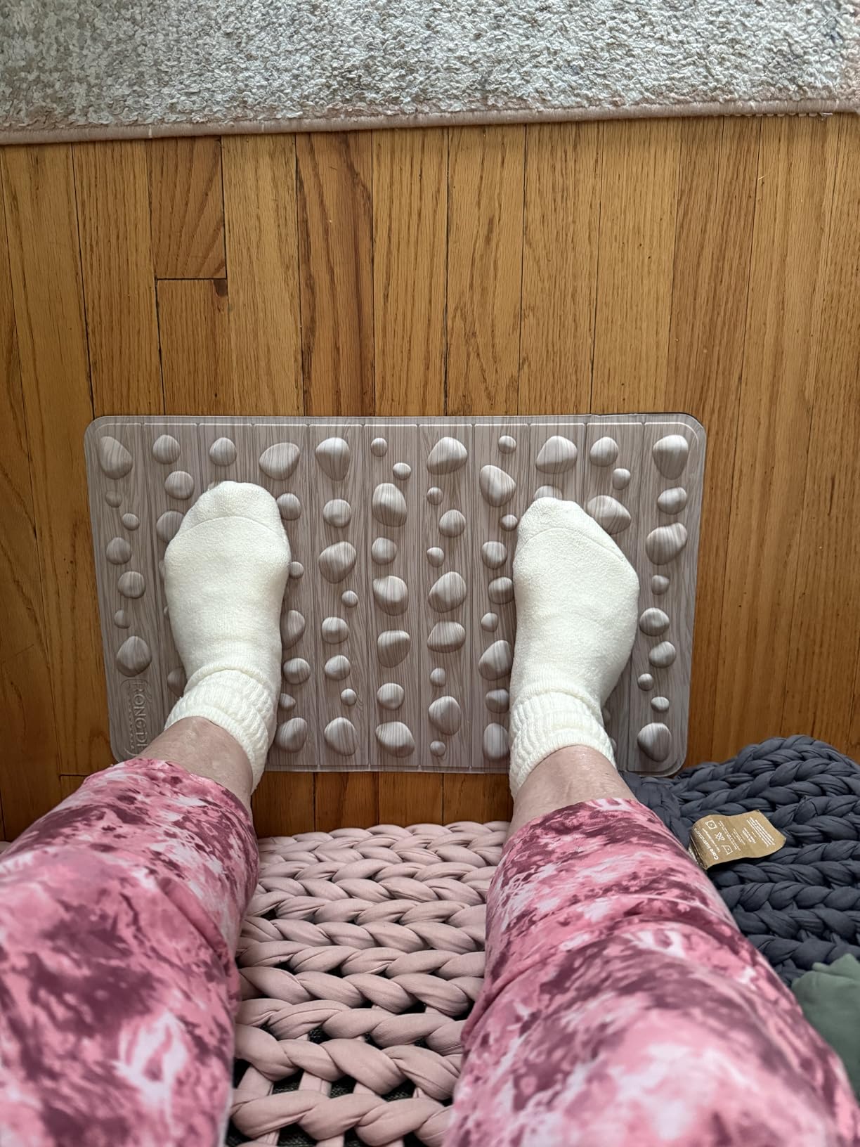Portable Feet Acupressure Mat, Foldable Foot Massager Mat, Pressure Point Massage Pad, Anti Fatigue Office Standing Desk Pad, Stand Up Pad, Relieve Foot Pain customer photo 1