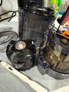 H70 Cold Press Juicer Machine, Easy to Clean Masticating Slow Juicer, Ideal Balance of Size and Function, Compact, Strainer Free, Self Feeding, Hands Free, with Wide Mouth Hopper (Black) customer photo 1