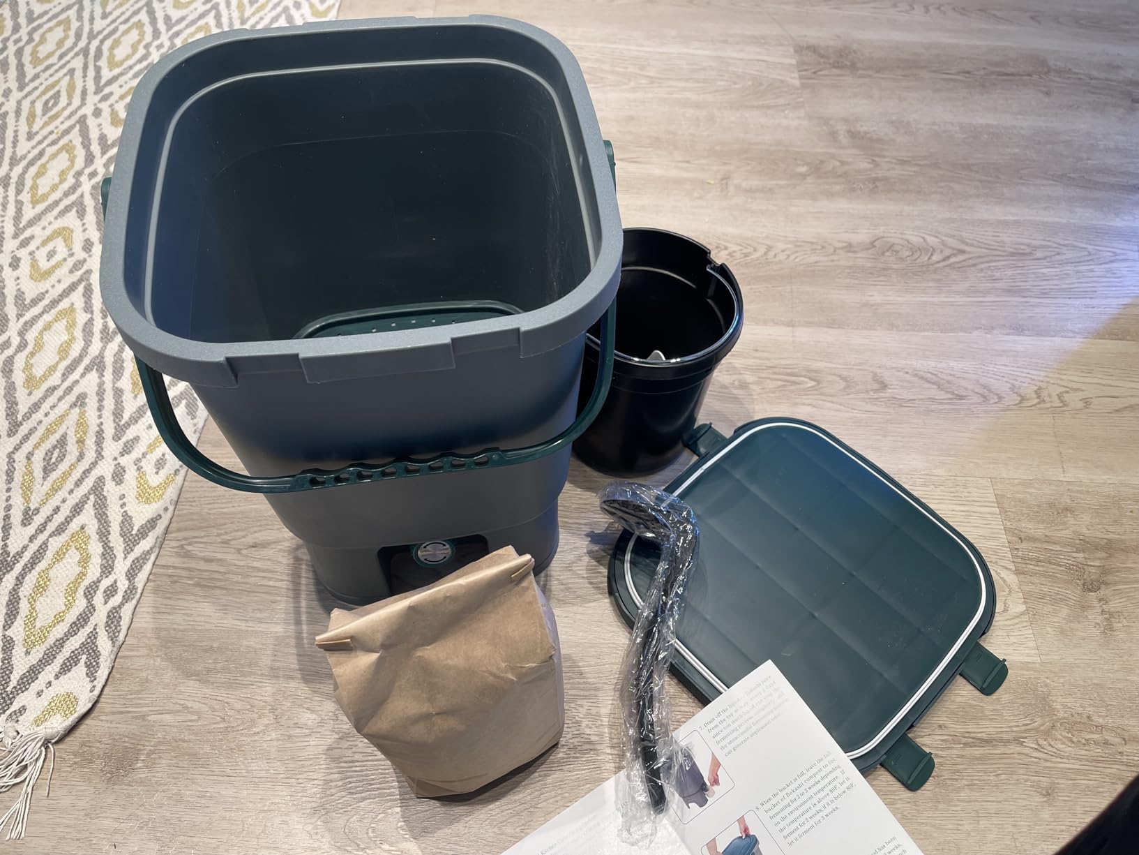 Easy Snap Lid Bokashi Compost Kit- 2.2 LBS Premium Bokashi Bran Included, Start to Turn Your Kitchen Waste into Organic Nutrients for Your Gardening customer photo 2