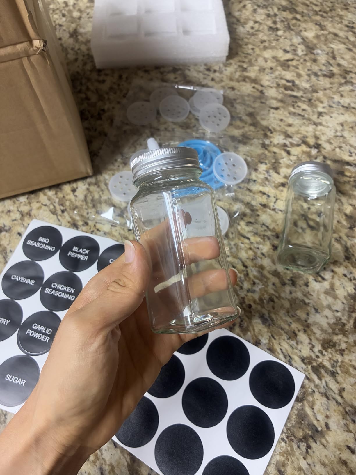 DkOvn 12pcs Glass Spice Jars, 4oz Empty Spice Jars with Metal Caps, Labels, Shaker Lids, Collapsible Funnel, Chalk Pen customer photo 1