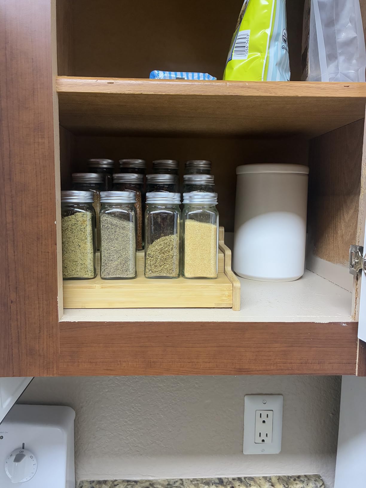 DkOvn 12pcs Glass Spice Jars, 4oz Empty Spice Jars with Metal Caps, Labels, Shaker Lids, Collapsible Funnel, Chalk Pen customer photo 2