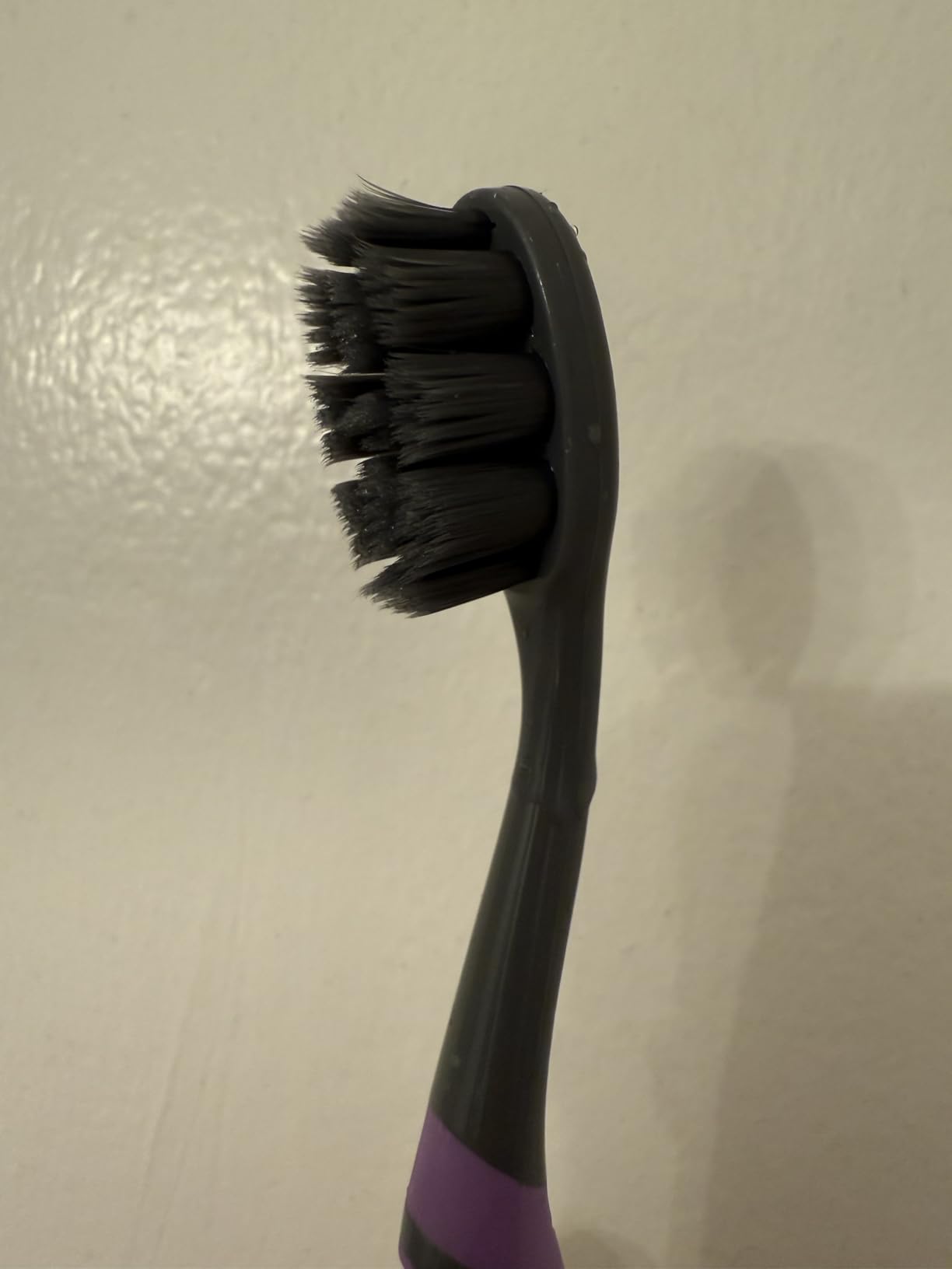 GuruNanda Butter on Gums Charcoal Toothbrush - 8000+ SoftexTM Bristles for Sensitive Teeth & Gums, Aids in Teeth Whitening, Extra Soft (6 Count) customer photo 2