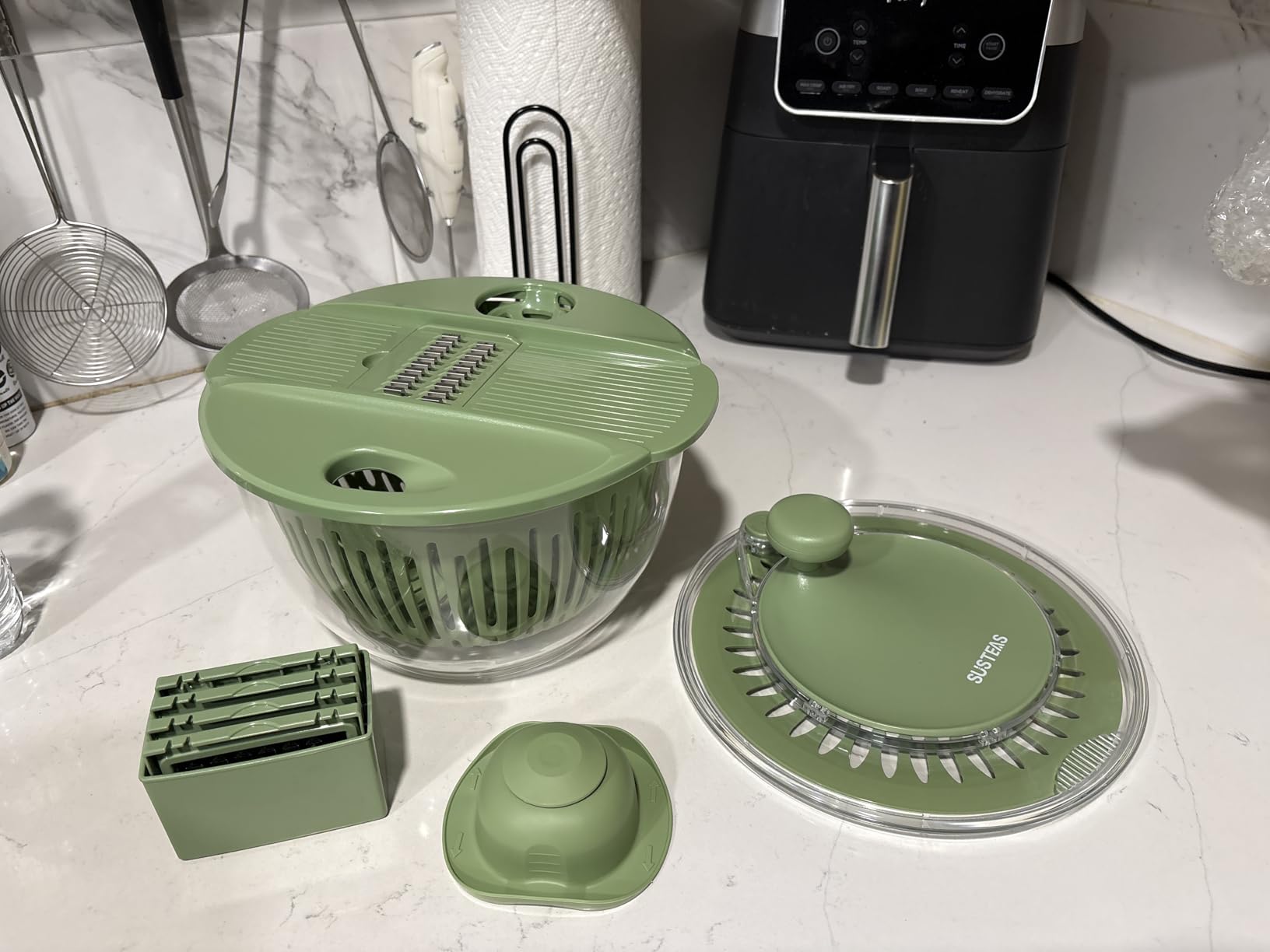 SUSTEAS Salad Spinner Large, Vegetables Wash Bowl, Fruits & Herb Lettuce Dryer with 5 Blade Slicer Egg Yolk Strainer Shredder for Efficient Salad Preparation and Food Washing, 4.25Qt customer photo 1