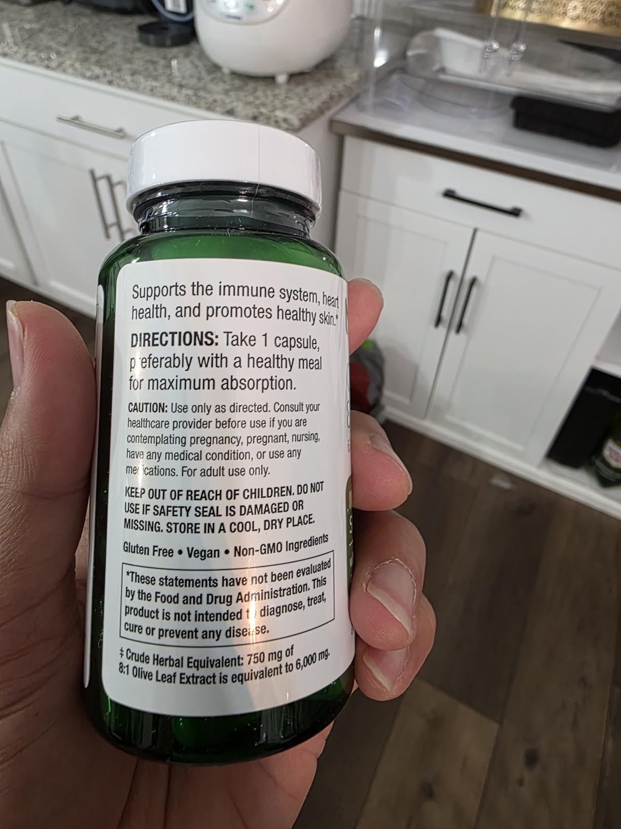 Super Potent 750mg Capsule with Olive Leaf 8:1 Extract 20% Oleuropein for Immune System, Skin, and Heart Health Support Vegan Non-GMO USA cGMP Gluten Free Antioxidants 60 Capsules 2 Month Supply customer photo 1