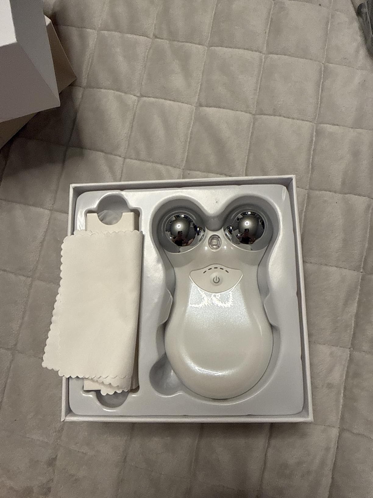 Microcurrent Facial Device, Red Light Technology, EP-300 customer photo 2