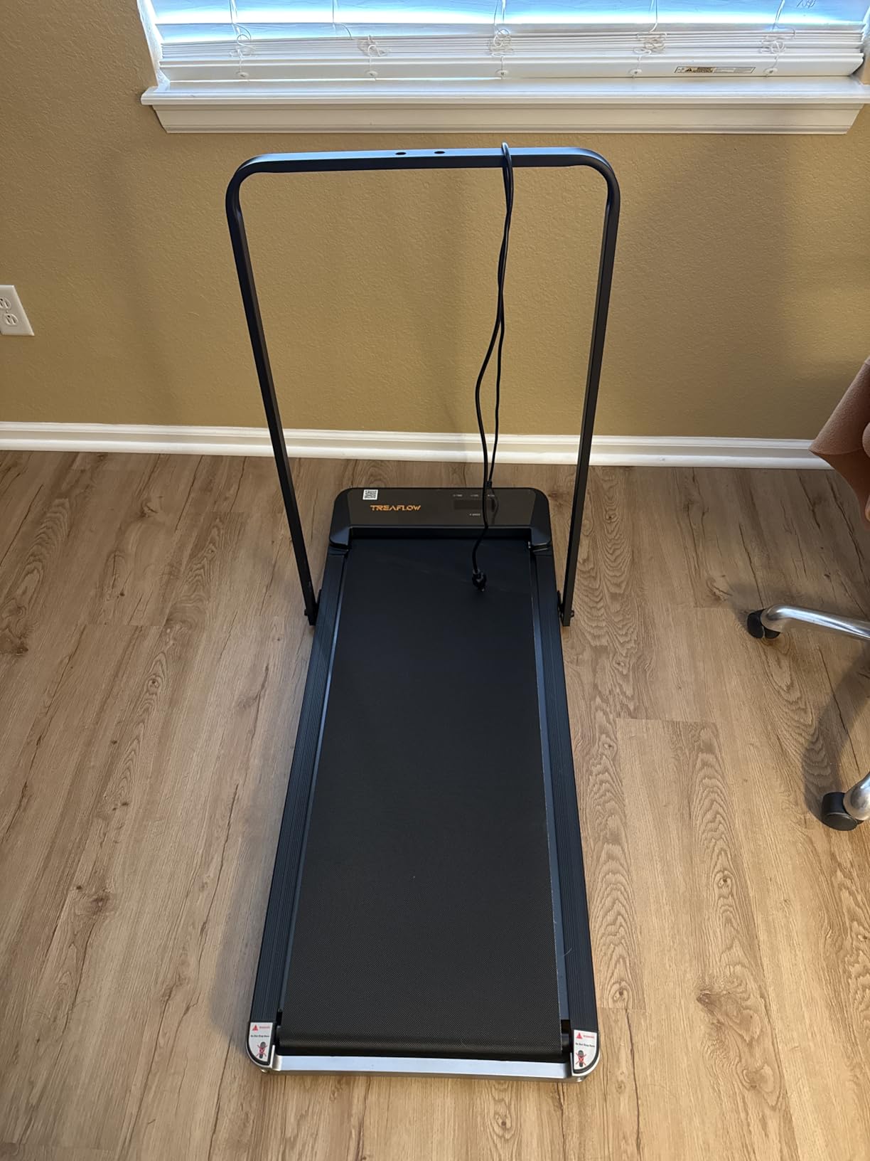 TREAFLOW Walking Pad,Treadmill with Incline for Home Office, 2.5HP Portable Under Desk Treadmill with 265 Lbs Capacity,Remote Control, Led Display customer photo 1
