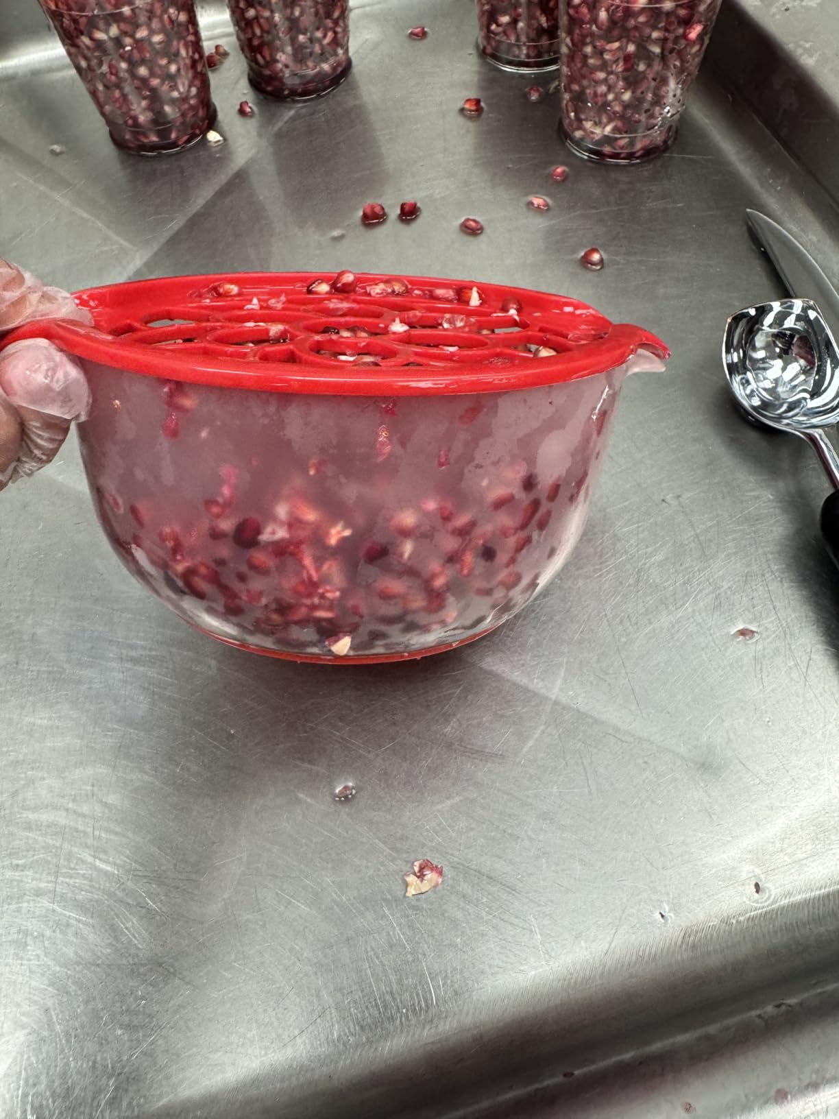 Pomegranate Peeler Silicone Pomegranate Deseeder with Bowl Pomegranate Arils Removal Tool Pomegranate Seeder Remover Anti-Slip Fruit Vegetable Pomegranate Peeling Machine Tools customer photo 2