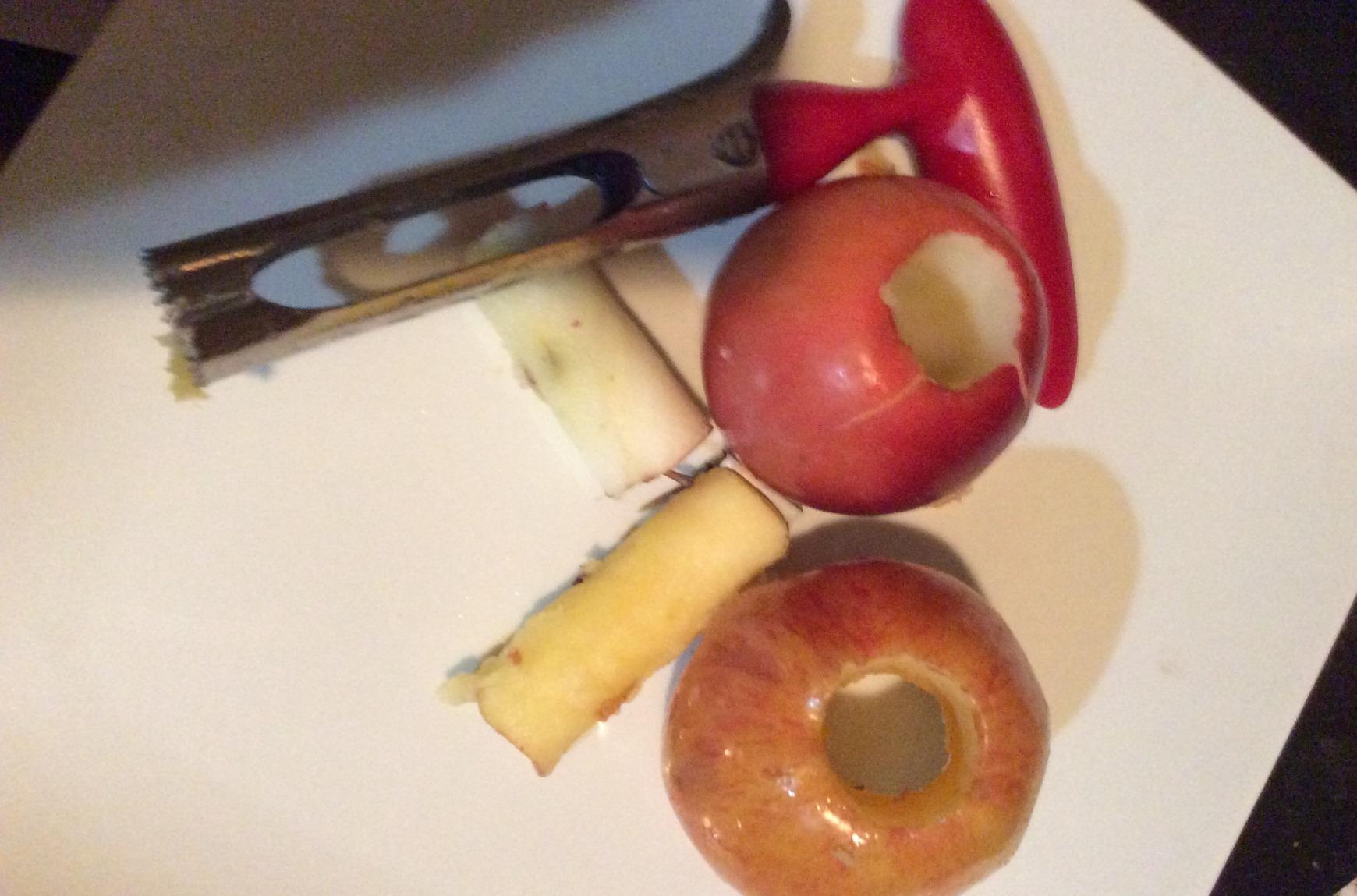 Newness 5.12 In Large Apple Slicer, Cut 12 Thin Slices All the Way Through, HEAVY-DUTY Stainless Steel Apple Corer & Slicer customer photo 1