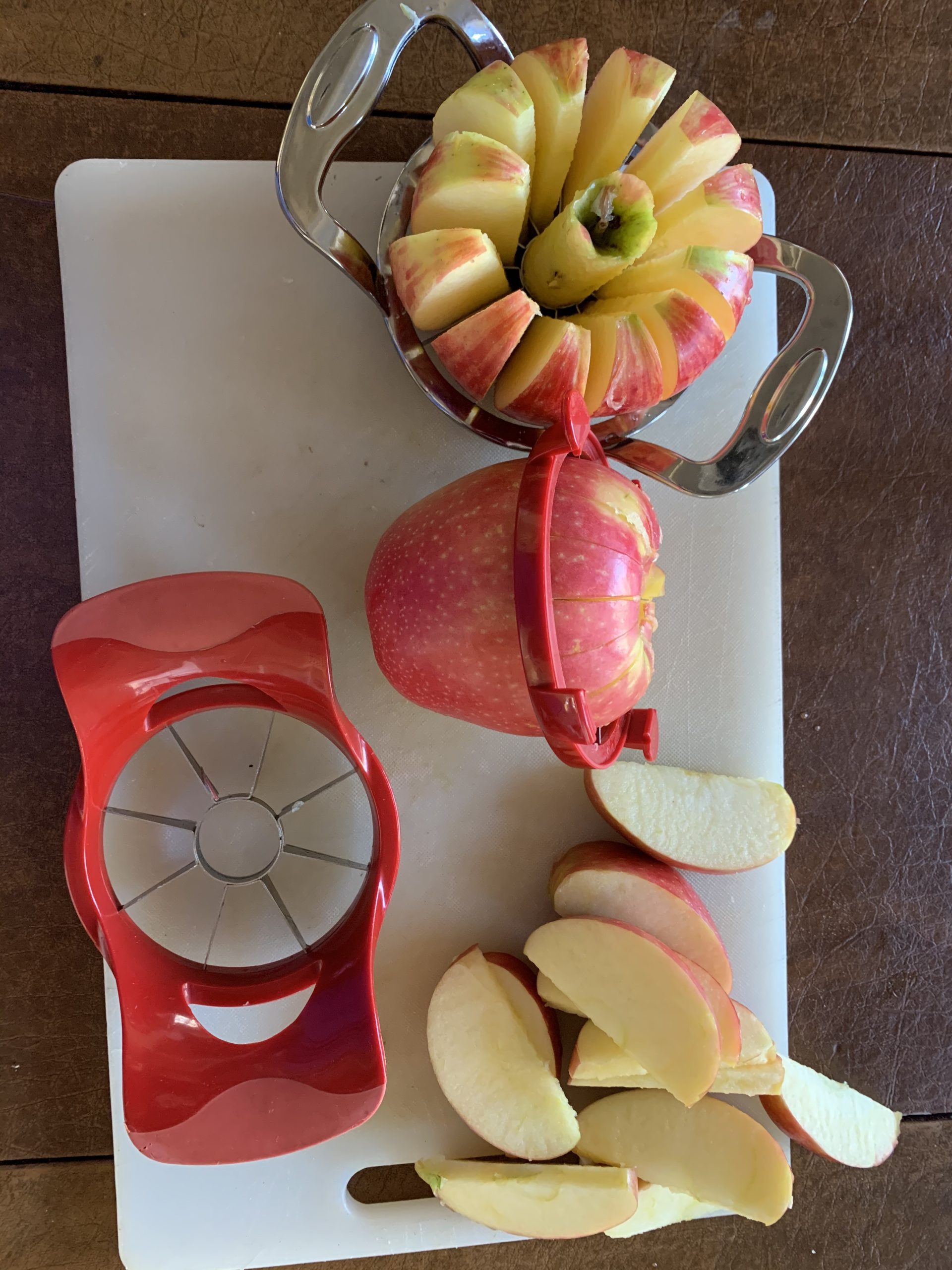 Newness 5.12 In Large Apple Slicer, Cut 12 Thin Slices All the Way Through, HEAVY-DUTY Stainless Steel Apple Corer & Slicer customer photo 2