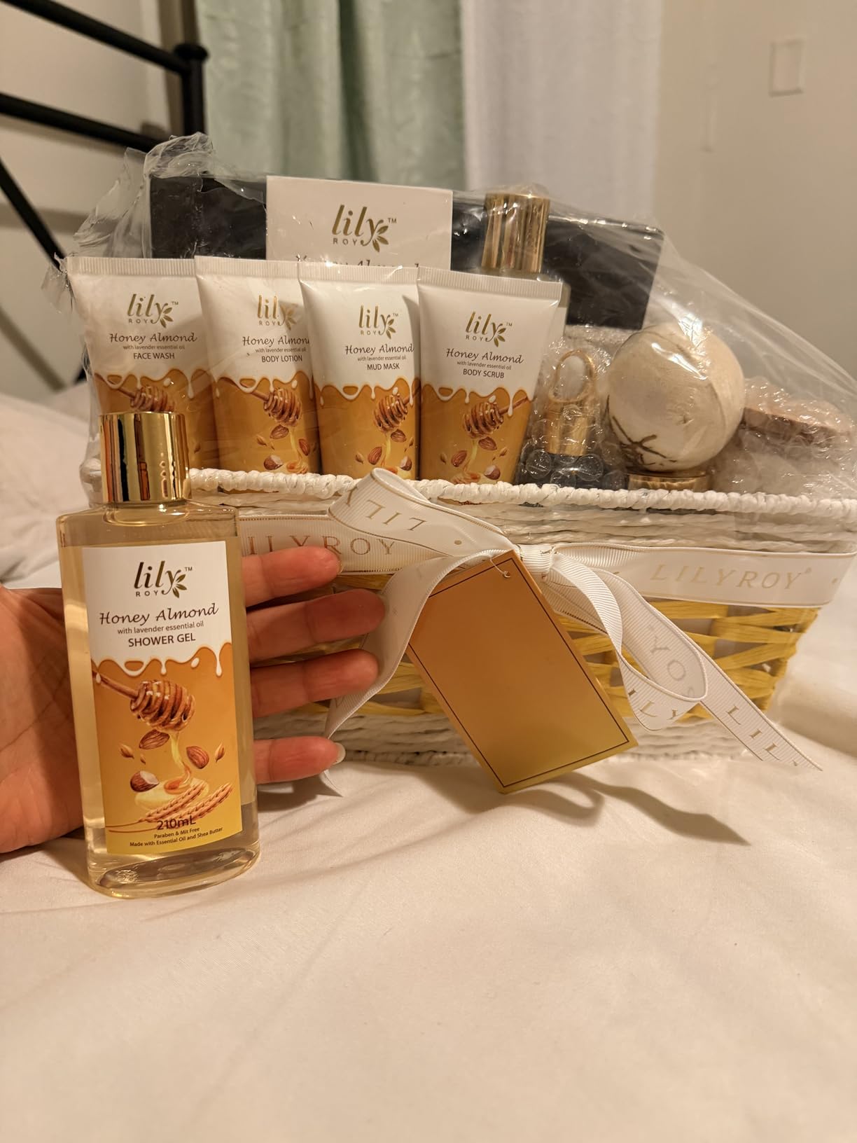 Gifts for Women, Birthday Gift - 23-Piece Spa Gift Basket for Women, Gift Basket for Mom, Bath and Body Gifts, Bath Gift Set | Spa Gift Baskets for Mothers Day, Christmas, Valentines Day Gift customer photo 2
