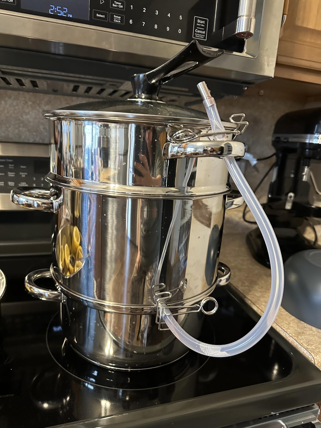 PYY Steam Juice Extractor - 11QT Fruit Vegetables Steam Juicer for Canning 3-Layer Stainless Steel with Tempered Glass Lid, Hose, Clamp Steamer Juicer for Making Juice, Jelly, Syrup customer photo 1