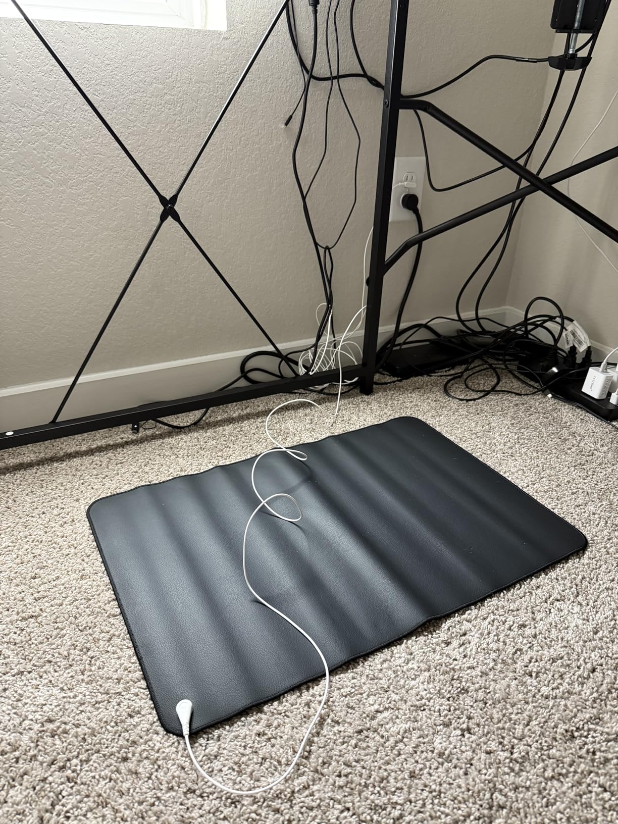 Grounding Mat, 23.6 * 15.7 inch - Reduce Anxiety & Stress, Earthing Mat for Better Sleep & Balance,Home, Office, Work customer photo 1