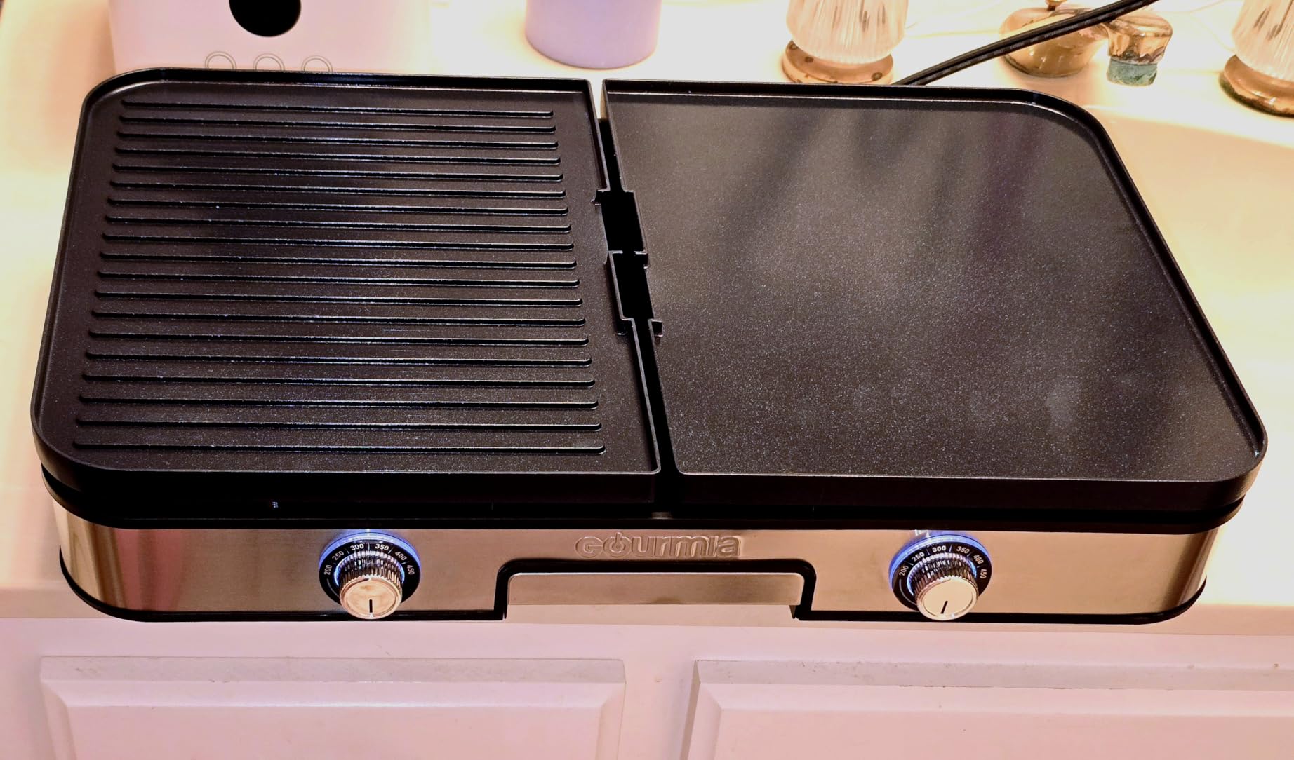 Gourmia 3-in-1 Indoor Grill & Griddle Electric Combo - Dual Independent Cooking Zones, Reversible Nonstick Ceramic Plates, XL Cooking Surface, 250-400F Adjustable Temp, Dishwasher Safe customer photo 1