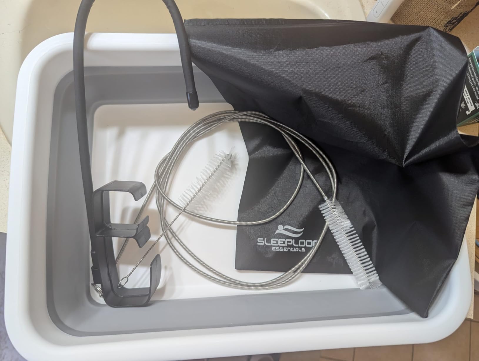 CPAP Cleaning Kit Hose and Mask for CPAP Hanger Dryer with 6.9 ft Thick Wire Brush, Collapsible Wash Basin, Compatible with 22mm and 15mm Hose, Extra Soft Bristles Cleaner CPAP Supplies customer photo 2