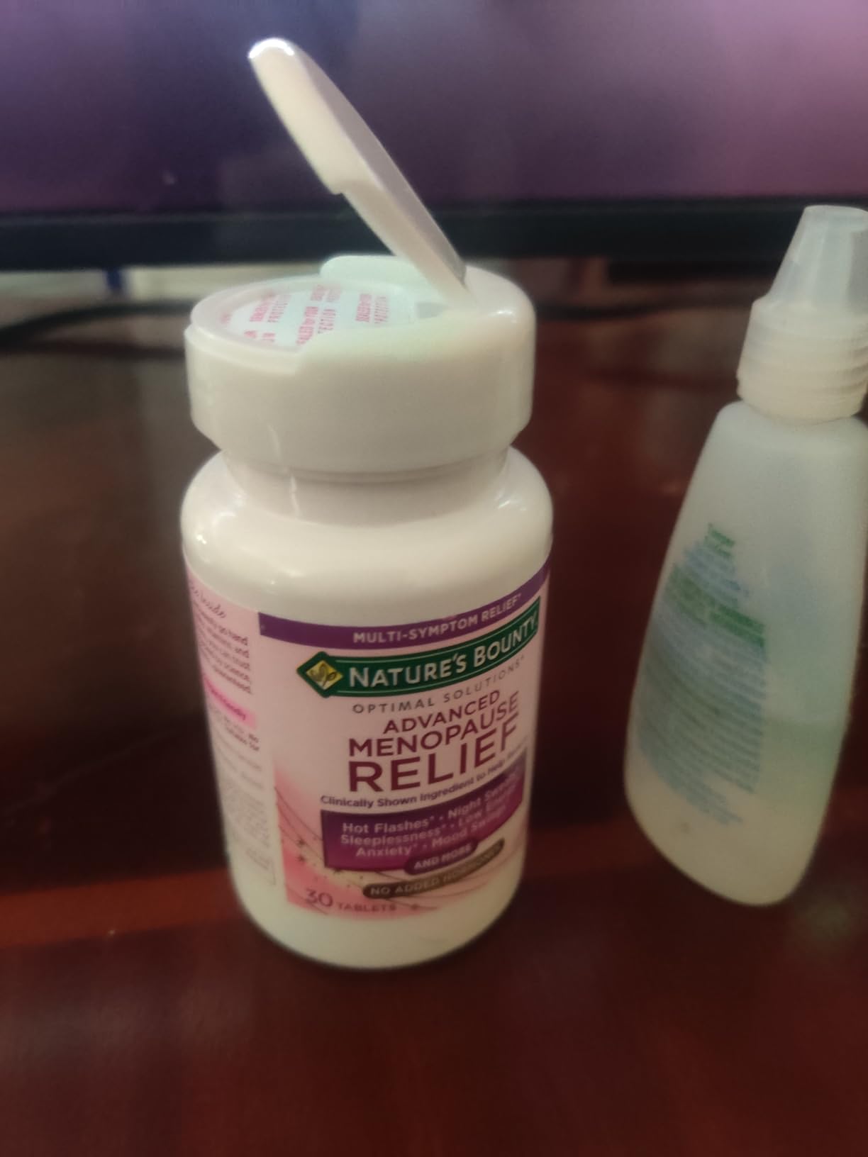 Nature's Bounty Optimal Solutions Advanced Menopause Relief Supplements for Women with Hot Flash and Night Sweats, No added Hormones, Drug-Free, 30 Tablets customer photo 2