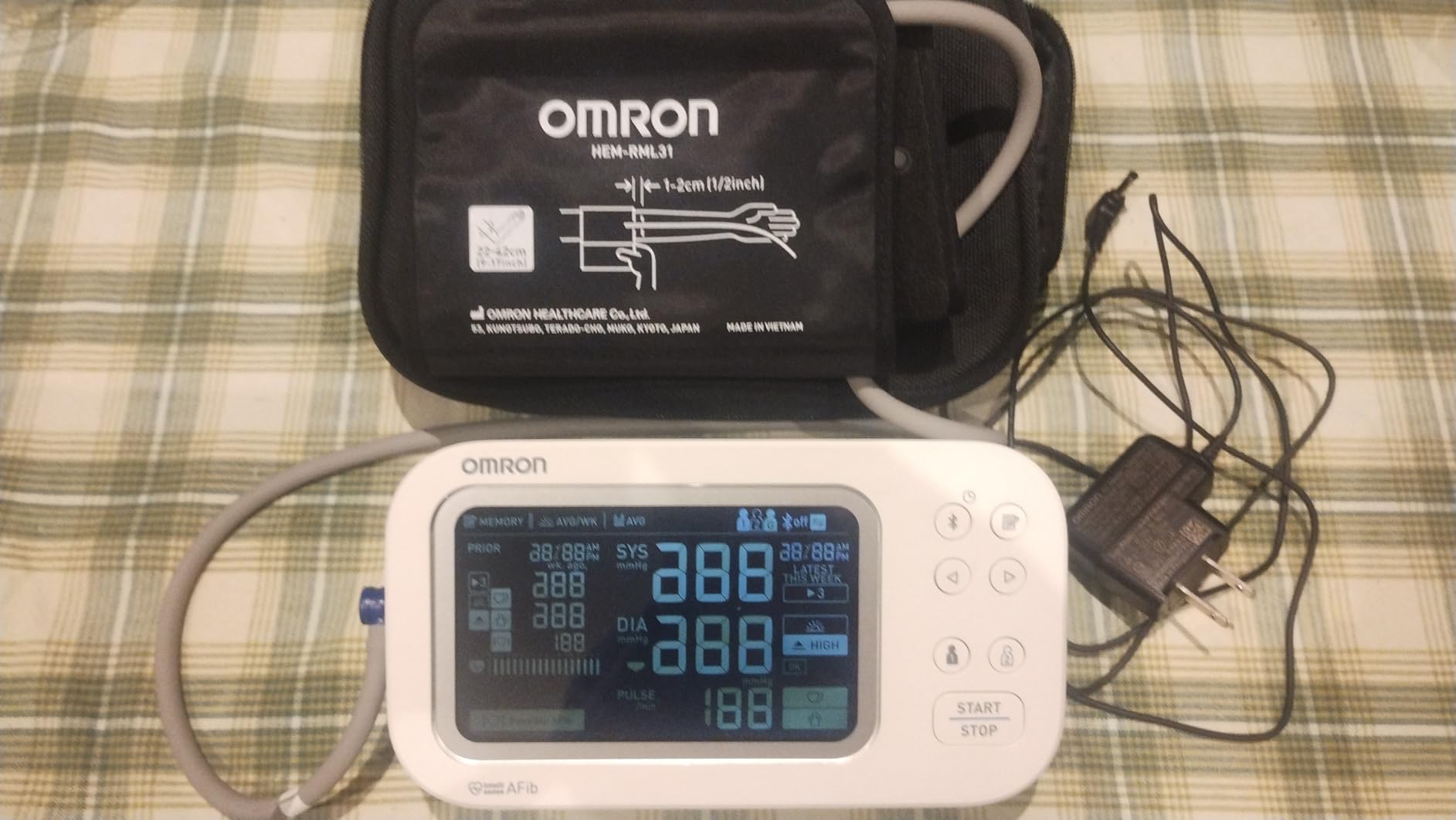 OMRON Platinum Blood Pressure Monitor for Home Use & Upper Arm Blood Pressure Cuff - #1 Doctor & Pharmacist Recommended Brand - Clinically Validated - AFib Detection - Connect App customer photo 1