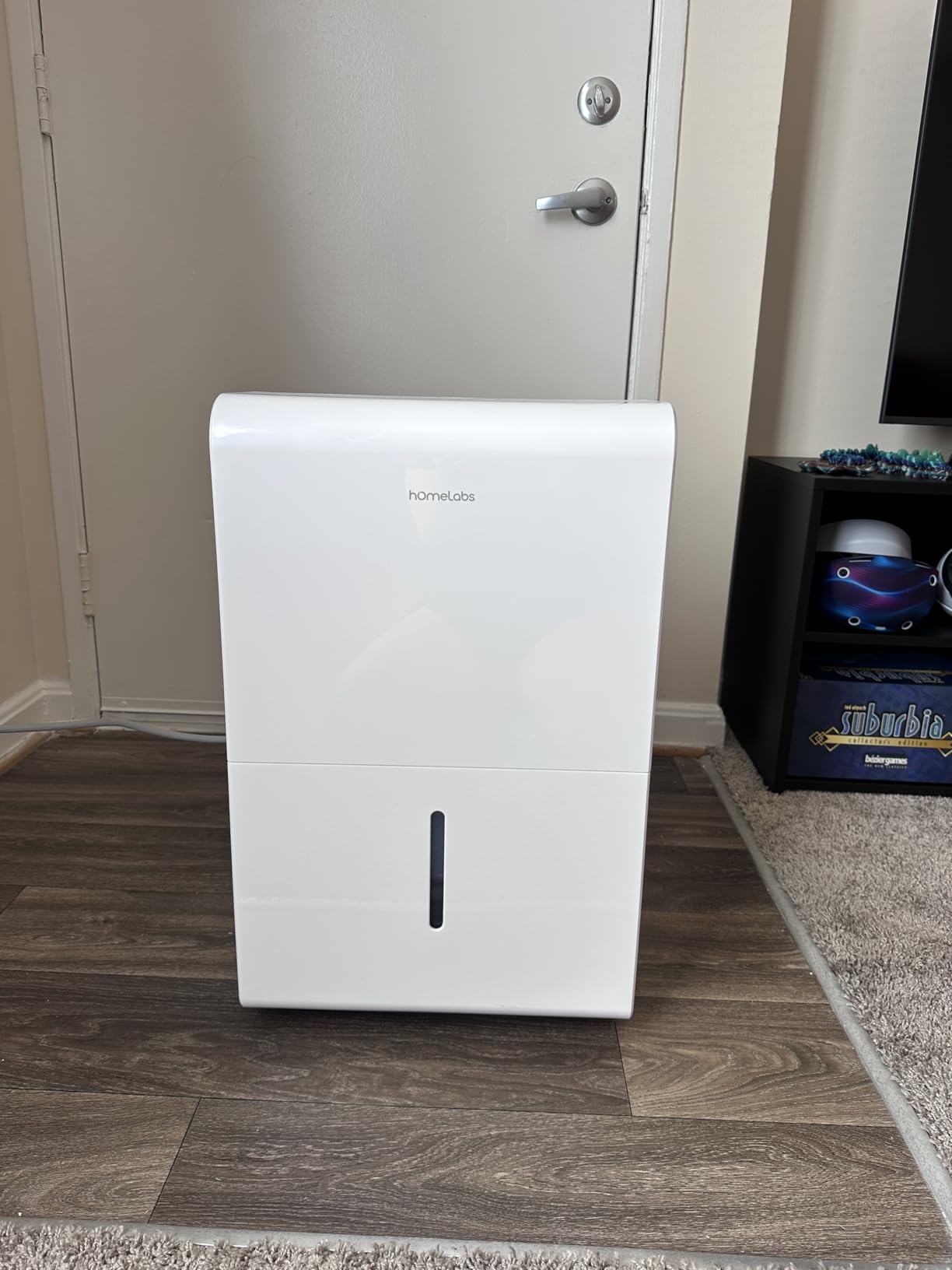 hOmeLabs Dehumidifier 4,500 Sq Ft Wi-Fi (32 Pint MAX 80 Pint at 95°F, 90% RH) for Advanced Humidity & Moisture Control, Quiet, Efficient, Auto Shut-off, Ideal for Home, Basement, Office customer photo 2