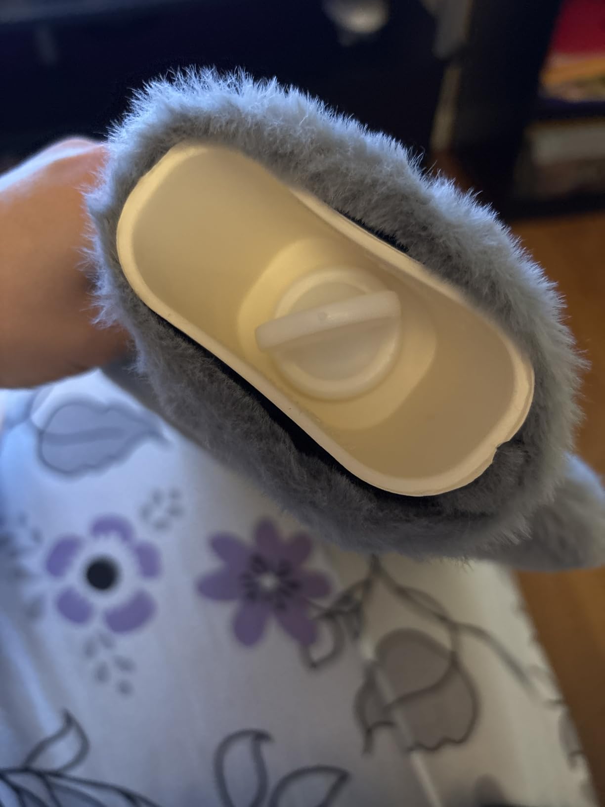 Dawdix 2L Natural Rubber Hot Water Bottle with Cover, Leakproof Design for Hot & Cold Compress, Ideal for Menstrual Cramps/Hand & Feet Warmer/Neck & Shoulder Pain Relief, Ultra-Soft Touch, Cream White customer photo 1