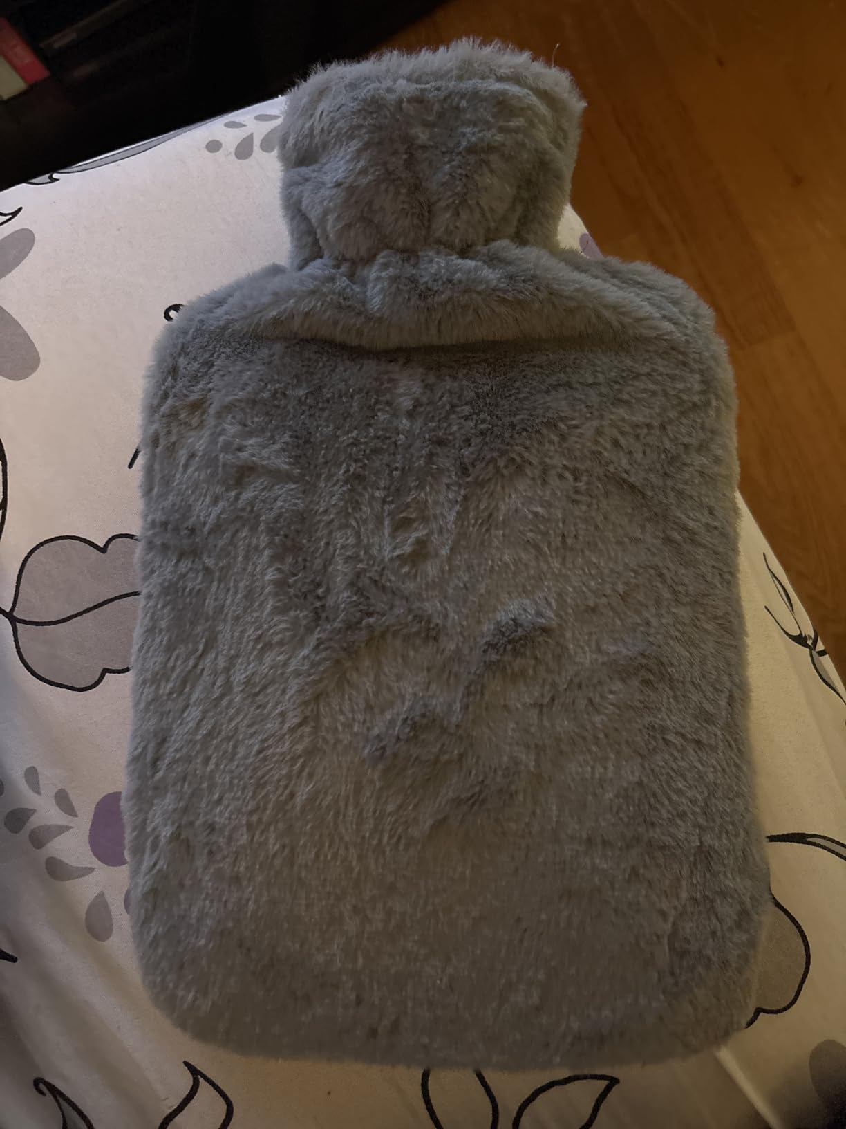 Dawdix 2L Natural Rubber Hot Water Bottle with Cover, Leakproof Design for Hot & Cold Compress, Ideal for Menstrual Cramps/Hand & Feet Warmer/Neck & Shoulder Pain Relief, Ultra-Soft Touch, Cream White customer photo 2