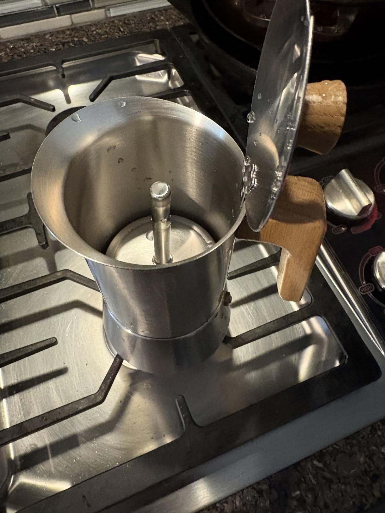 WALDWERK Stainless Steel Moka Pot (10oz) - Toxic Free Moka Pot with Oak Wood Handle - Stovetop Espresso Maker - Italian Coffee Maker for Stovetop and Induction customer photo 1