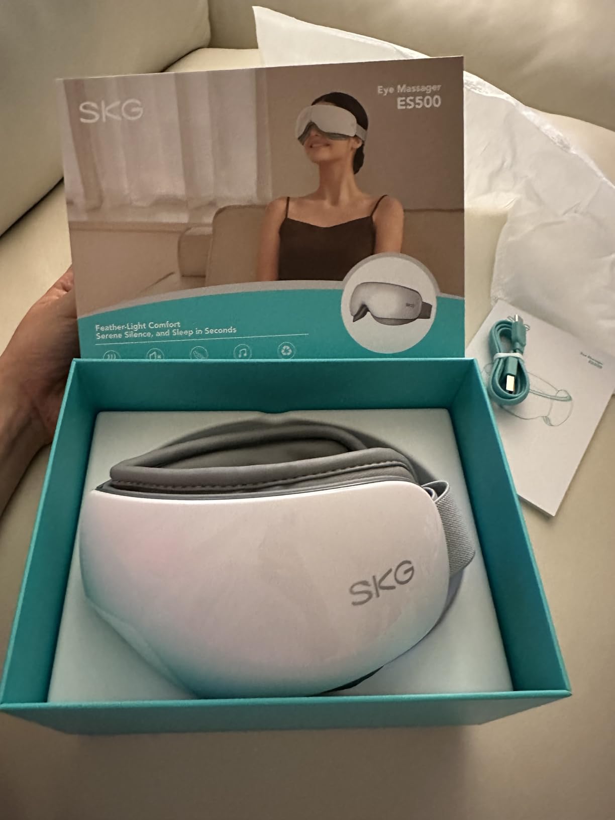 SKG Heated Eye Massager, Portable Eye Mask for Relax & Eye Strain Relief, Bluetooth Massaging Eye Massager customer photo 1