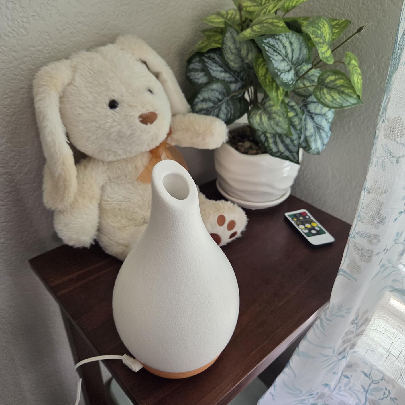 InnoGear Essential Oil Diffuser, 150ml Ceramic Diffuser Handcrafted Stone Aromatherapy Diffusers Ultrasonic Cool Mist Humidifier Vaporizer 2 Mist Modes Waterless for Home, White Vase-Shaped Ceramic customer photo 1