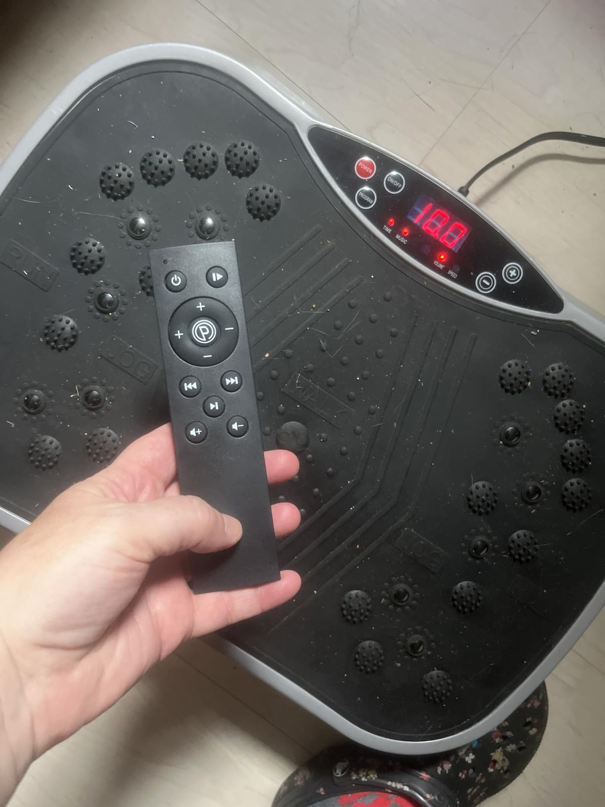 ALSO GO Vibration Plate Exercise Machine for Lymphatic Drainage, 10 Preset Modes & 200-Level Vibrating Platform Machine for Weight Loss/Body Workout, Home Gym Fitness Shake Plate with Resistance Bands customer photo 2