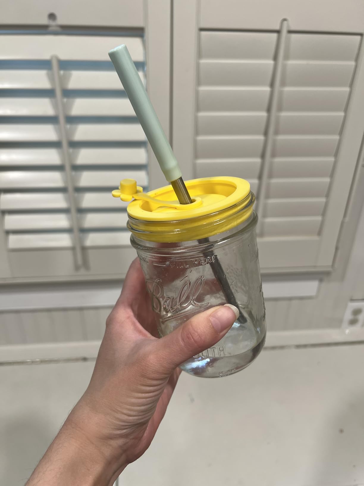 Lelife Silicone Mason Jar Lids, Regular and Wide Mouth Compatible, with Straw Hole and Stopper (white color 4pcs) customer photo 2