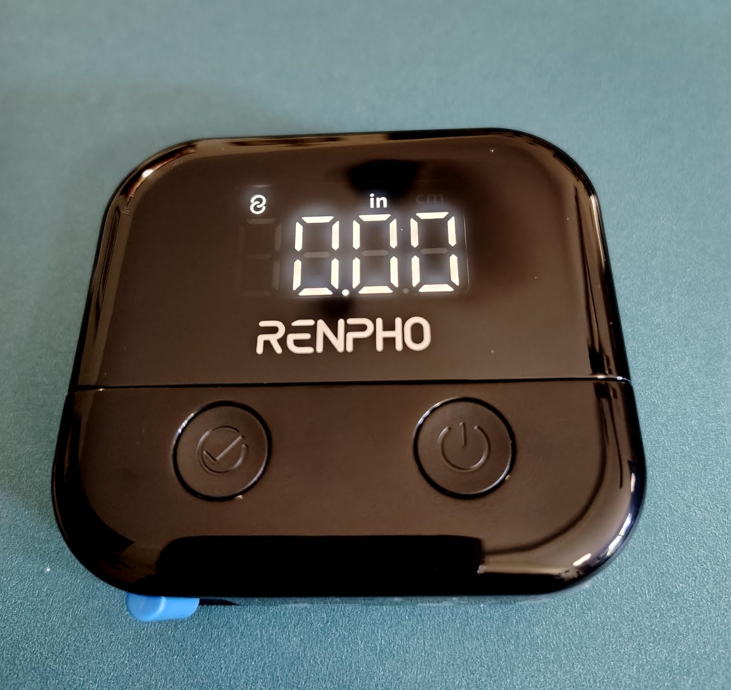 RENPHO Smart Body Measuring Tape, Rechargeable Tape Measure with LED Display, Measuring Tape for Body Measurements with App for Weight Loss & Fitness Shape, Retractable, 60in /150cm, Black customer photo 1