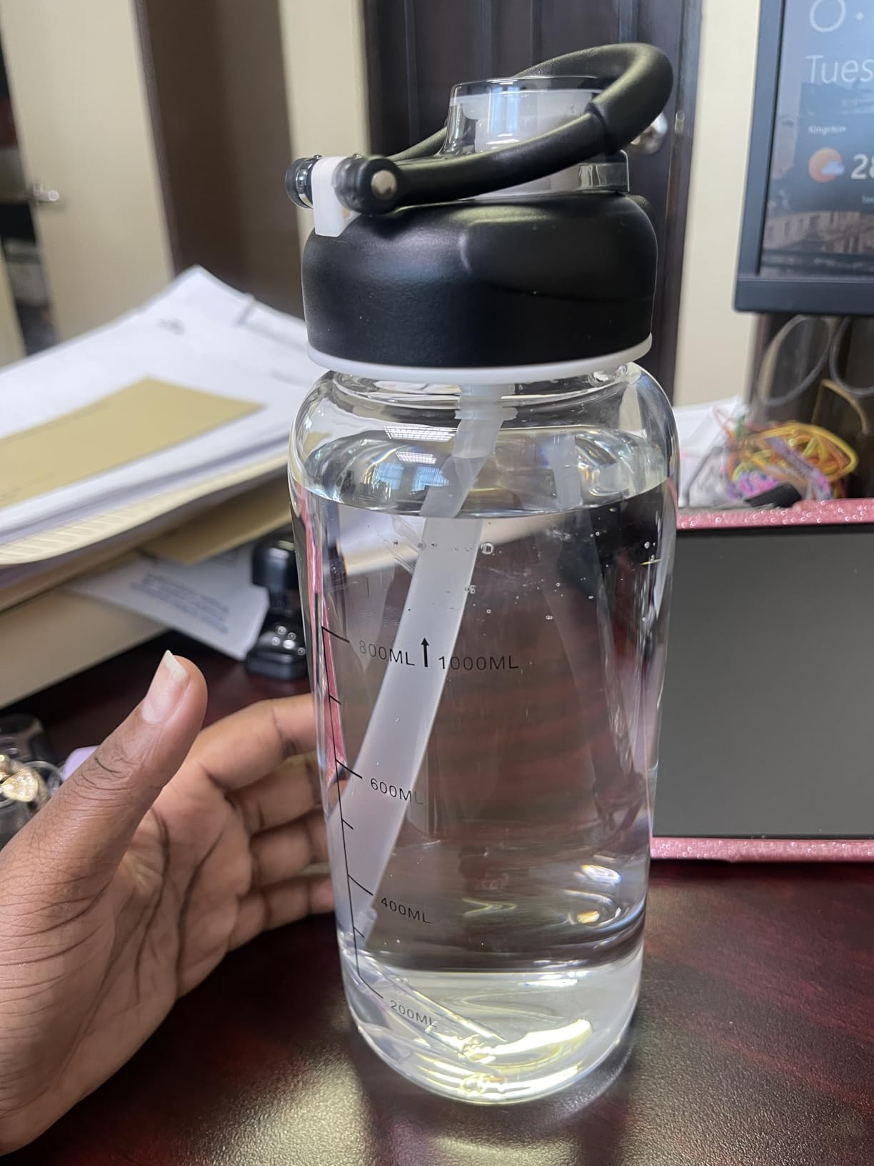 34oz Glass Water Bottle with Straw, Infuser & Protective Sleeve, BPA-Free Large Capacity Drinking Bottles for Hot or Cold Drinks, Perfect for Gym, Home & Office (34oz 1PCS) customer photo 2