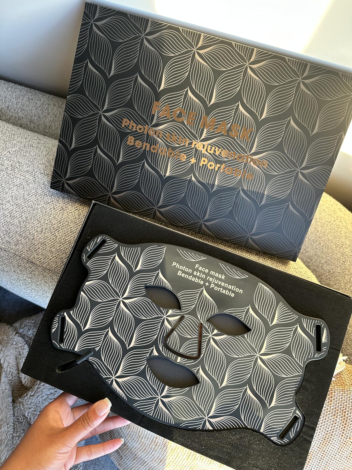 Red Light Therapy for Face, 8 Colors LED Face Mask Light Therapy with 850NM Near-infrared, 3000 mAh Rechargeable Red Light Therapy Mask Skin Care Device at Home and Travel for Anti-Aging customer photo 1