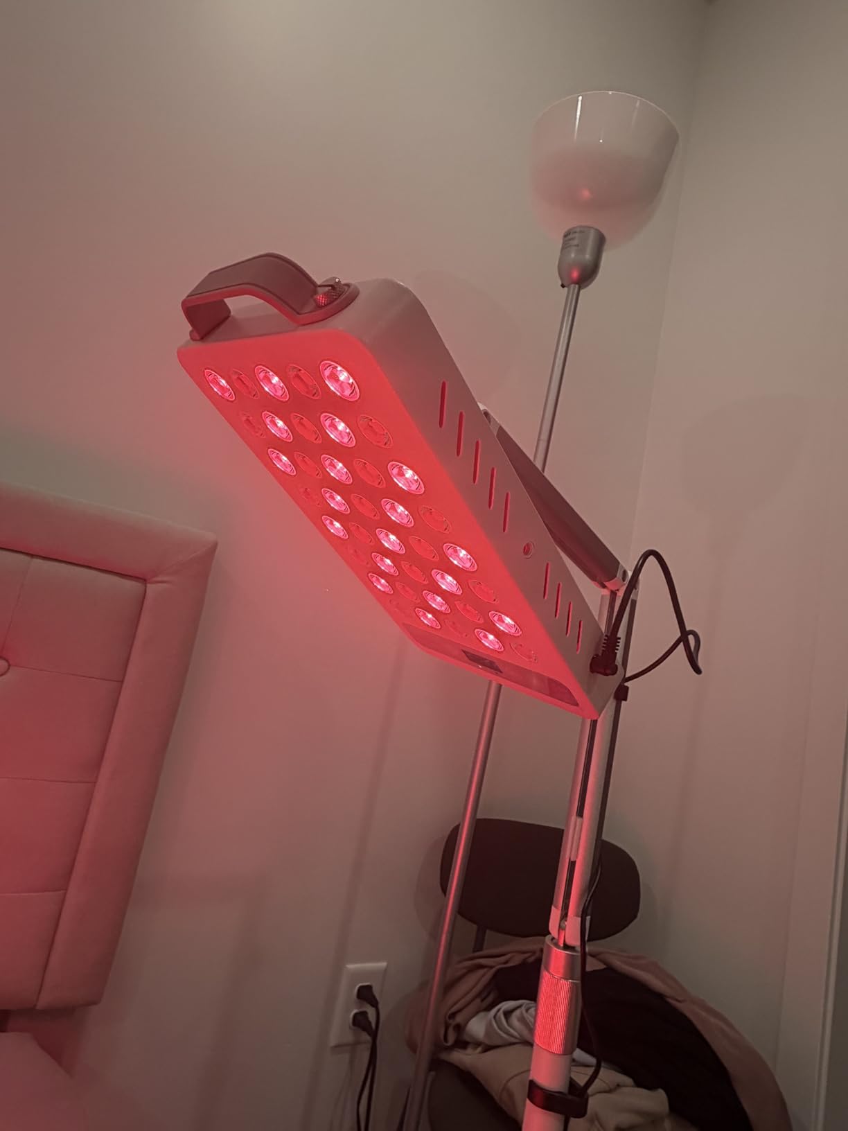 SOLRA SR40 Red Light Therapy Panel with Magnetic Mount & Floor Stand, 660nm 850nm Near Infrared LED Light Lamp for Face & Body, 200W Dual Chip, Adjustable Height, Low EMF, Timer, Home Use customer photo 1