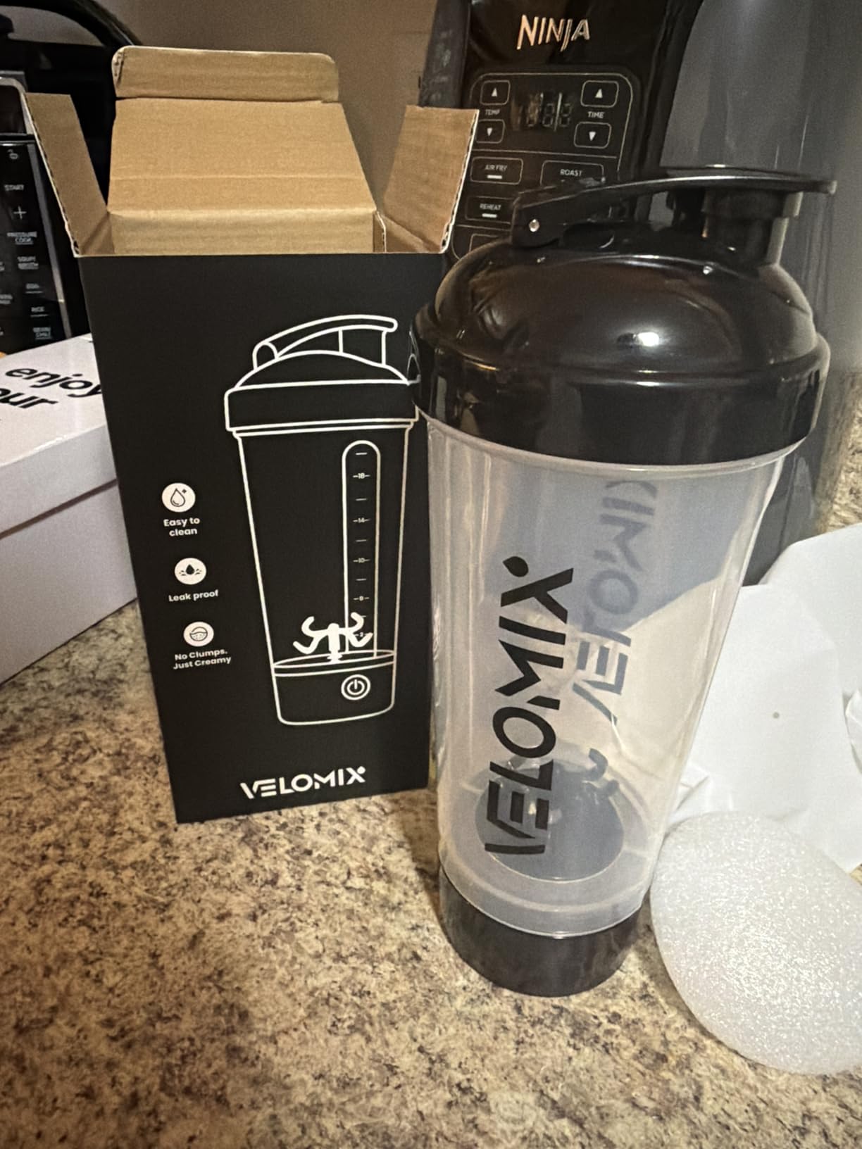 VELOMIX Electric Protein Shaker Bottle - 24 oz | USB-C Rechargeable | Leak Proof Shaker Cups for Protein Shakes | Portable Blender for Shakes and Smoothies customer photo 2