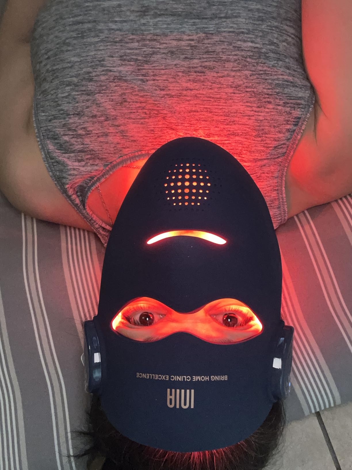 INIA Glow 4D Wireless Red Light Therapy Mask for face - Dual NIR, 320 LEDs, 4 Modes, Under-Eye Cooling, Cordless & Rechargeable LED Face Mask for Home & Travel, Skincare Gifts for Women Mom Wife, Blue customer photo 2