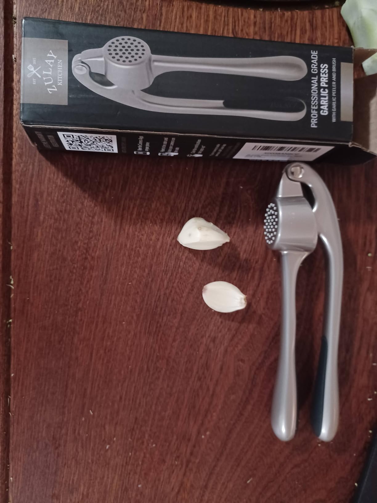Zulay Kitchen Stainless Steel Garlic Press Rocker Set - Time Saving, Durable Strong Garlic Mincer Tool - Easy to Use & Clean Garlic Crusher Set with Peeler and Scraper Kitchen Gadget Smasher customer photo 2