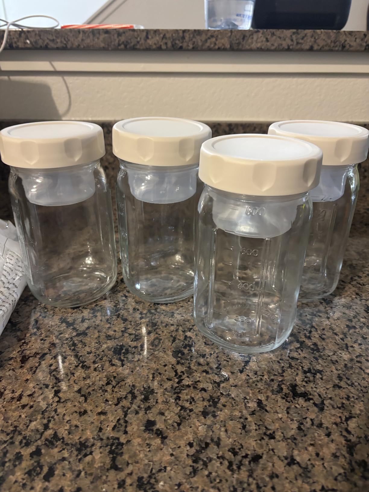 9PCS Salad Meal Prep Containers, 32oz Large Glass Salad Jars with Lids Meal Prep with 4 Forks, Leakproof Salad Container for Lunch with Separate Wet/Dry Dressing Cups for Home, Office and Outdoor customer photo 2