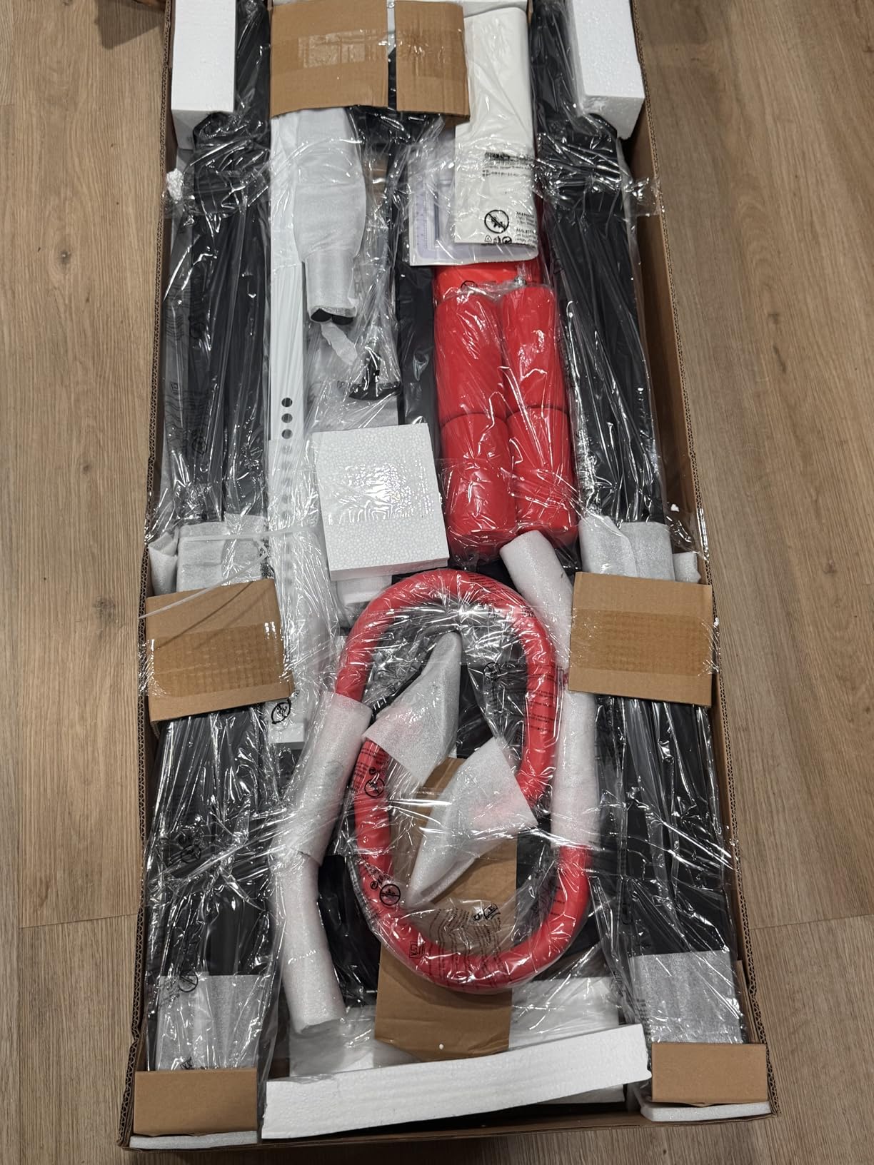 YOLEO Gravity Inversion Table for Back Pain Relief 2026 New Inversion Table w/Lumbar Support Easy to Assemble Back Stretcher Machine 300 lbs customer photo 1