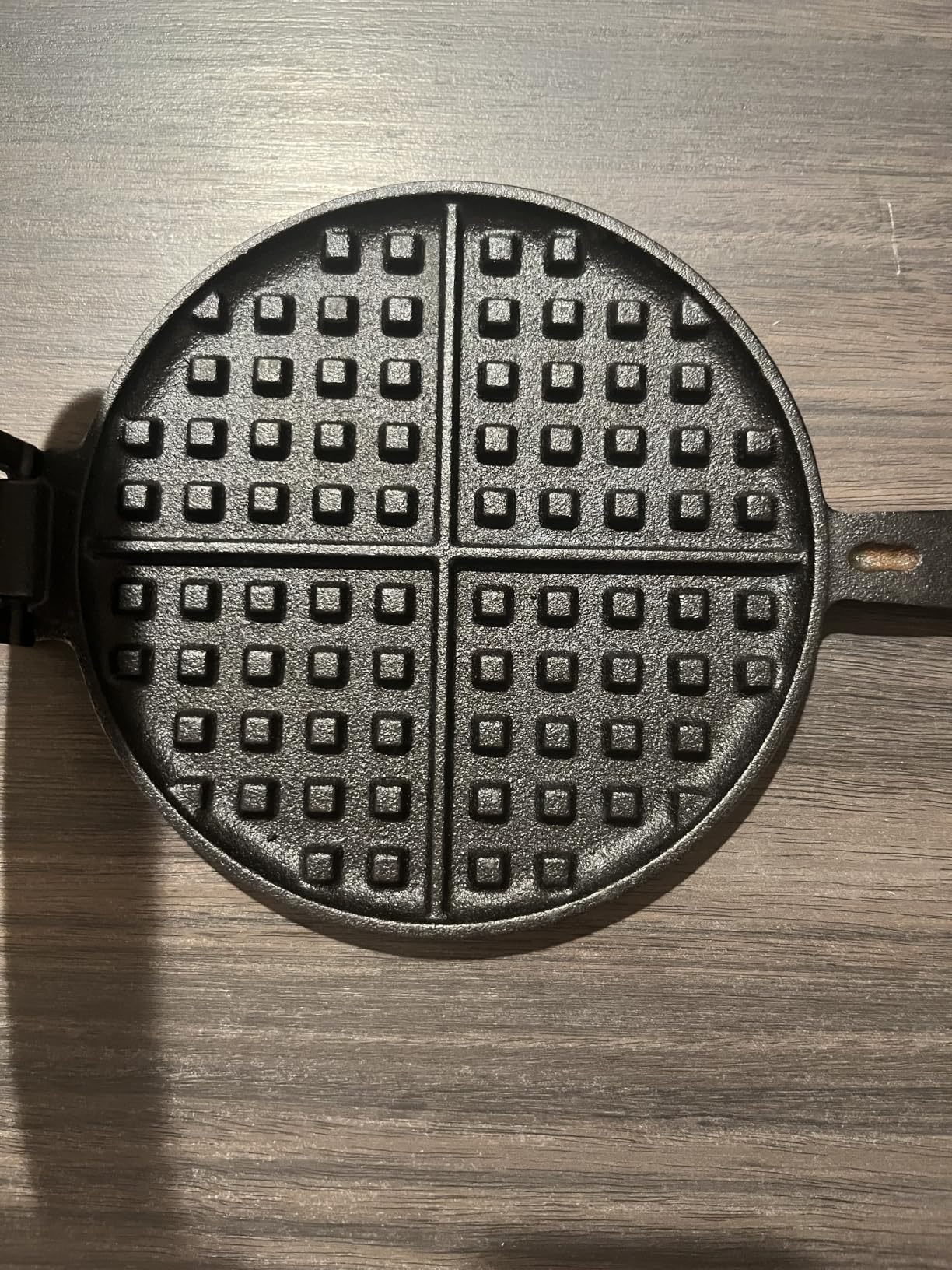 7 Inch Round Cast Iron Waffle Iron Plant Oil Care Two Piece Hinged Non Electric Waffle Maker for Indoor and Outdoor Picnics customer photo 1