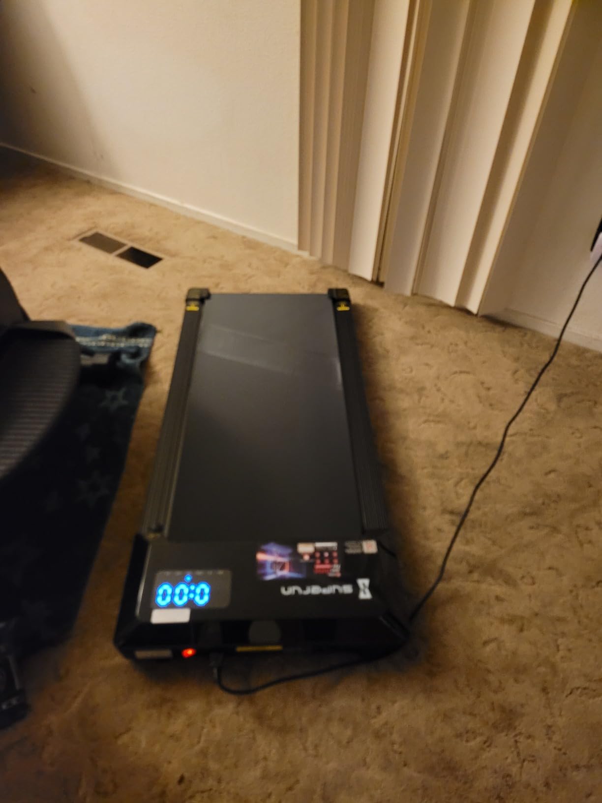 Superun Walking Pad with 6% Incline, Under Desk Treadmill for Home Office, 3 in 1 Portable Walking pad Treadmill with Remote Control, 2.5HP Quiet Mini Treadmills, 300 lbs Capacity customer photo 2