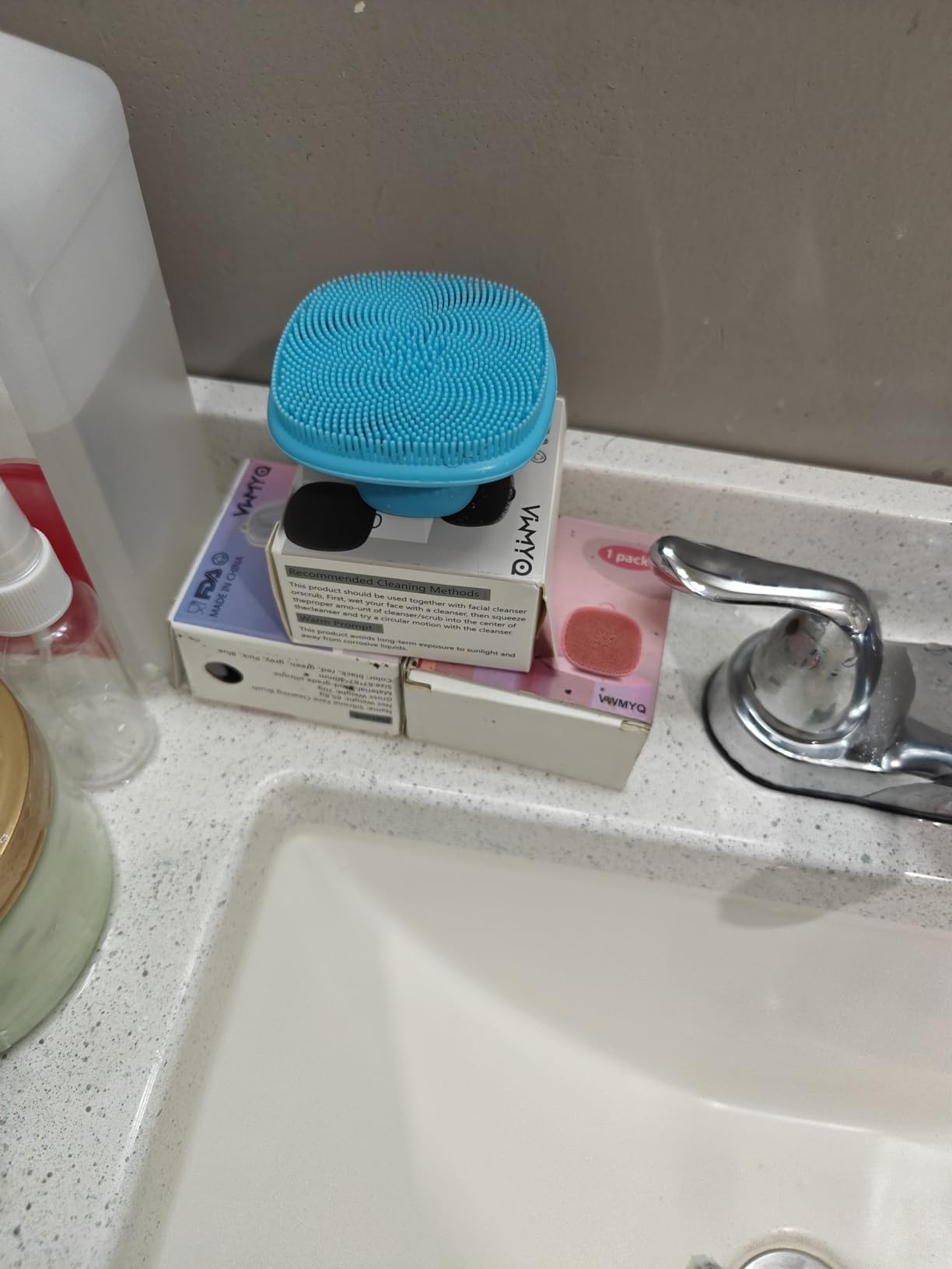 Back Scrubber for Shower & Face Scrubber, 2Pcs Silicone Exfoliating Brush Set with 17In Long Handle, Soft Body & Facial Cleansing Scrubber for Men Women customer photo 1