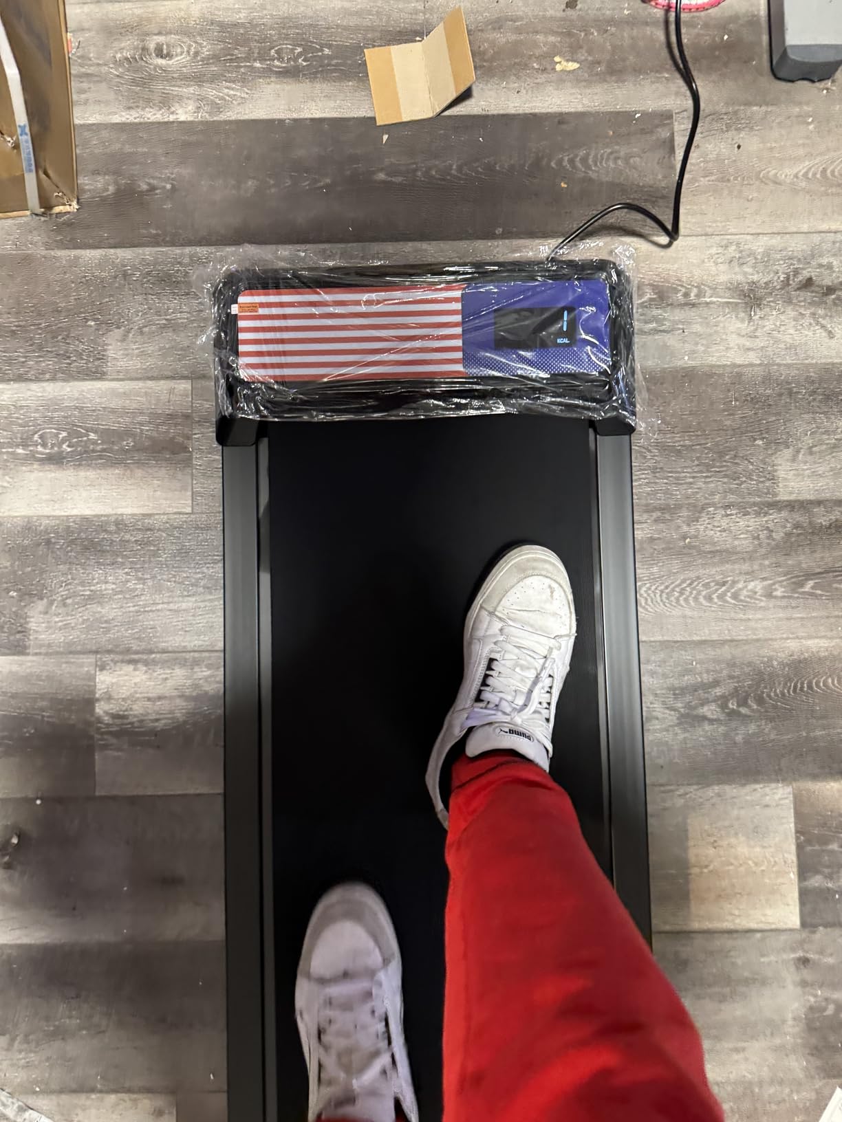 Walking Pad Treadmill with 5% Incline, Under Desk Treadmill for Home Office, 2.5HP Quiet Portable Walking Pad, 265 lbs Capacity, Compact Treadmill for Small Spaces with 15