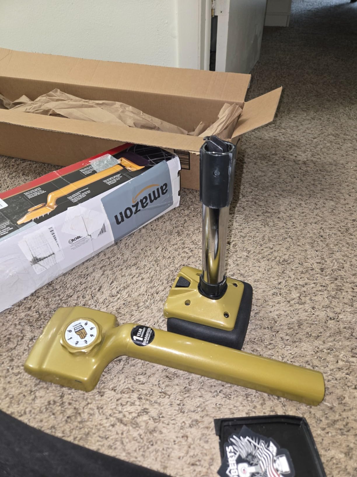 ROBERTS 10-501 Golden Touch GT Carpet Knee Kicker with Extra Wide Head, High Contour Neck and 2-Inch Thick Bumper Pad, Yellow customer photo 2
