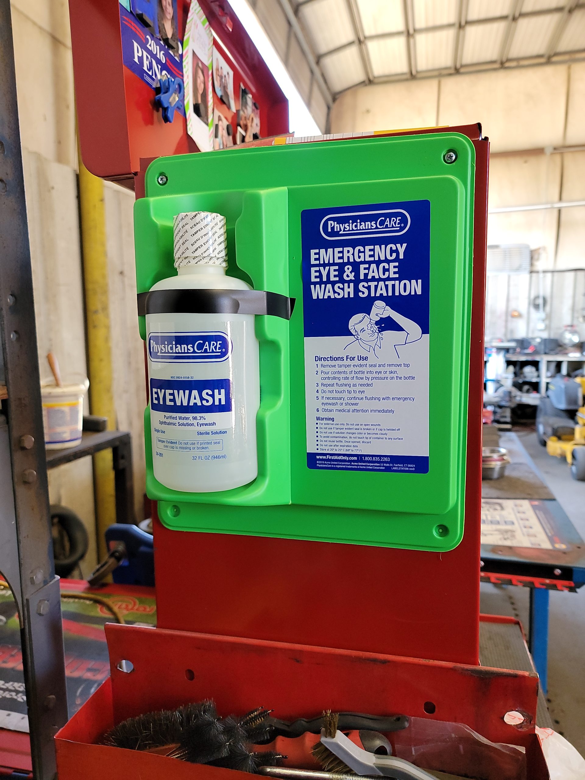 PhysiciansCare Wall-Mountable Eyewash Station with Single Bottle of Eye Wash Solution, 32 oz, White customer photo 2