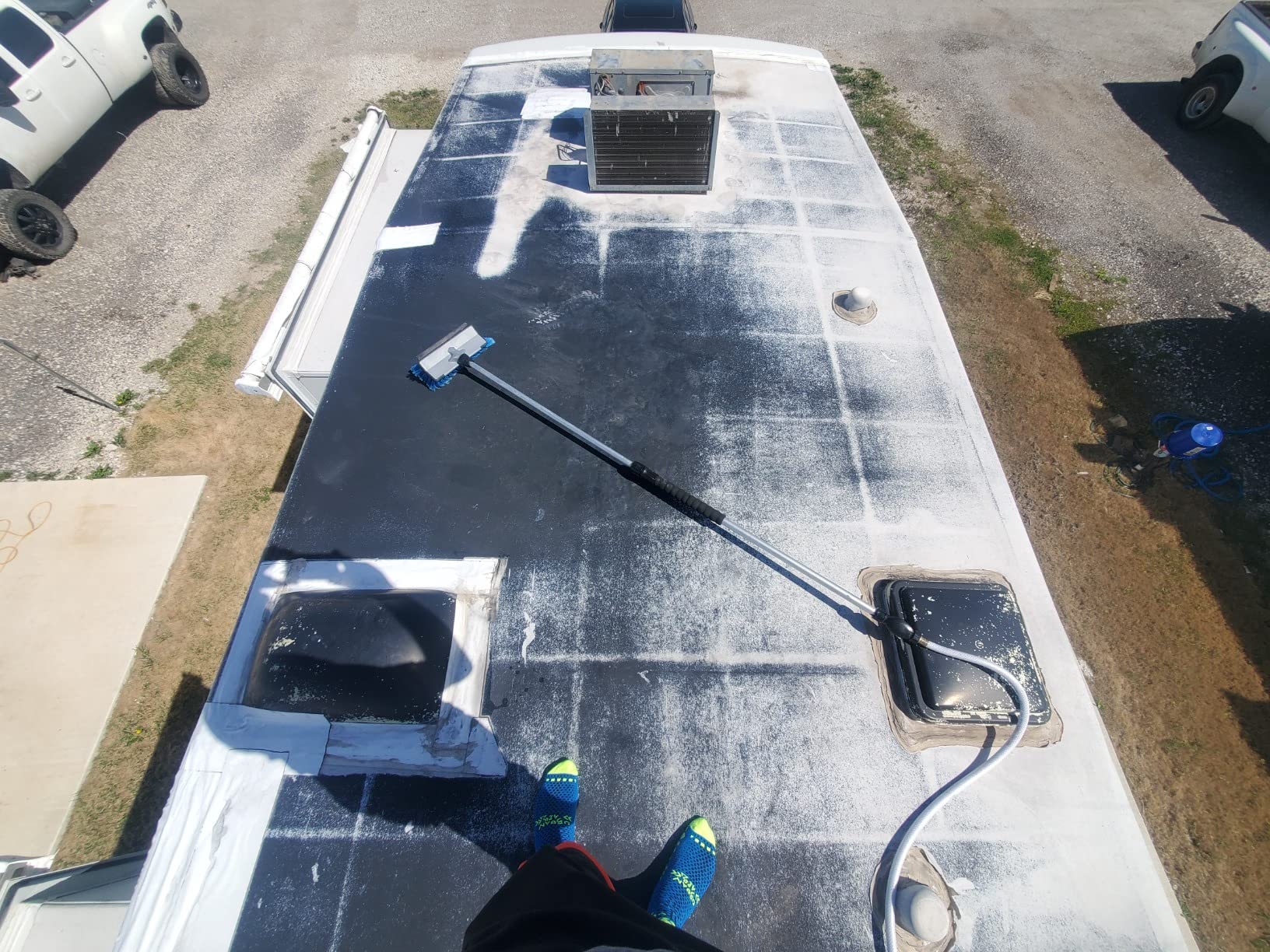 Ames Maximum Stretch - Waterproof Sealant Membrane - Perfect For Roofing, Repairs, Concrete, EPDM & Wood - Liquid Rubber Sealer - Up To 650% Elastic - Made in USA, White, 4.6 Gallon customer photo 2