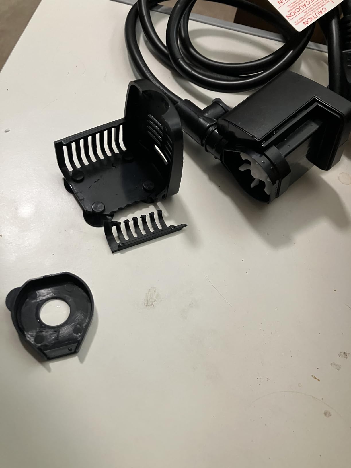 Beckett M160AUL Fountain pump Submersible Water Pump Max Flow 160 GPH, 8.4 Watt, Max Lift 4.1 Ft, for Fountain Fish Tanks Ponds, Black customer photo 1